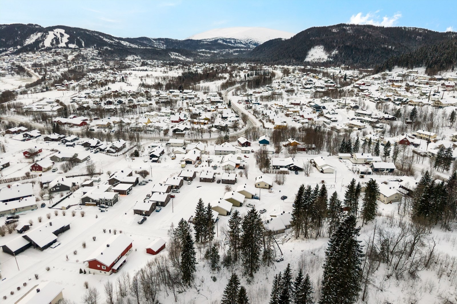 Hverdagen blir enkel og praktisk med kort vei til det meste. Velkommen på visning! Galleribilde