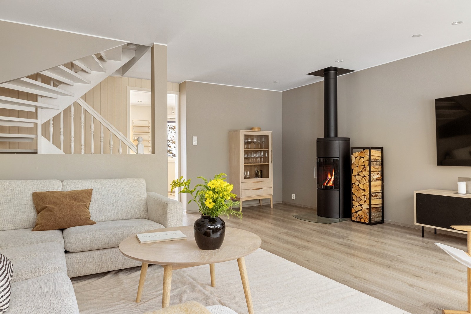 Stuen måler 30,5 kvm. Galleribilde