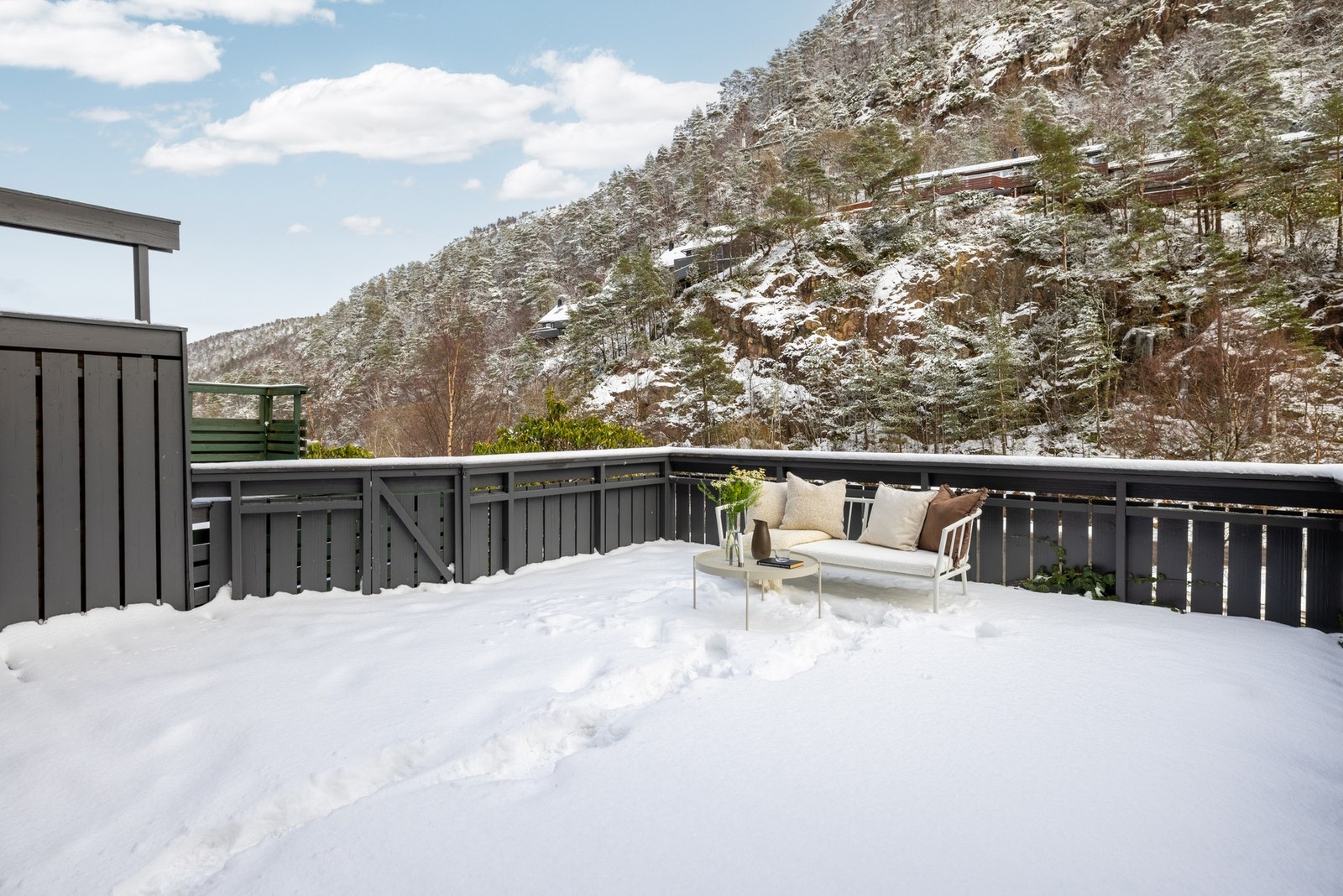 Terrassen måler 27 kvm. Galleribilde