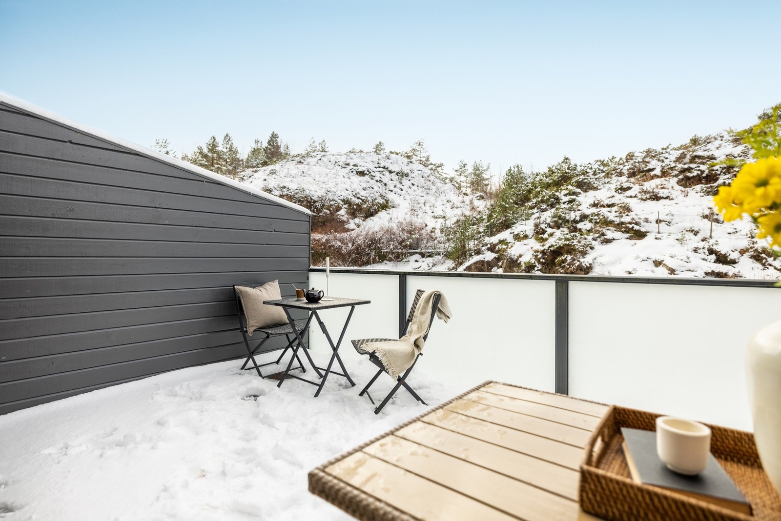 Fra kjøkkenet er det utgang til en hyggelig balkong på 17 kvm. Galleribilde