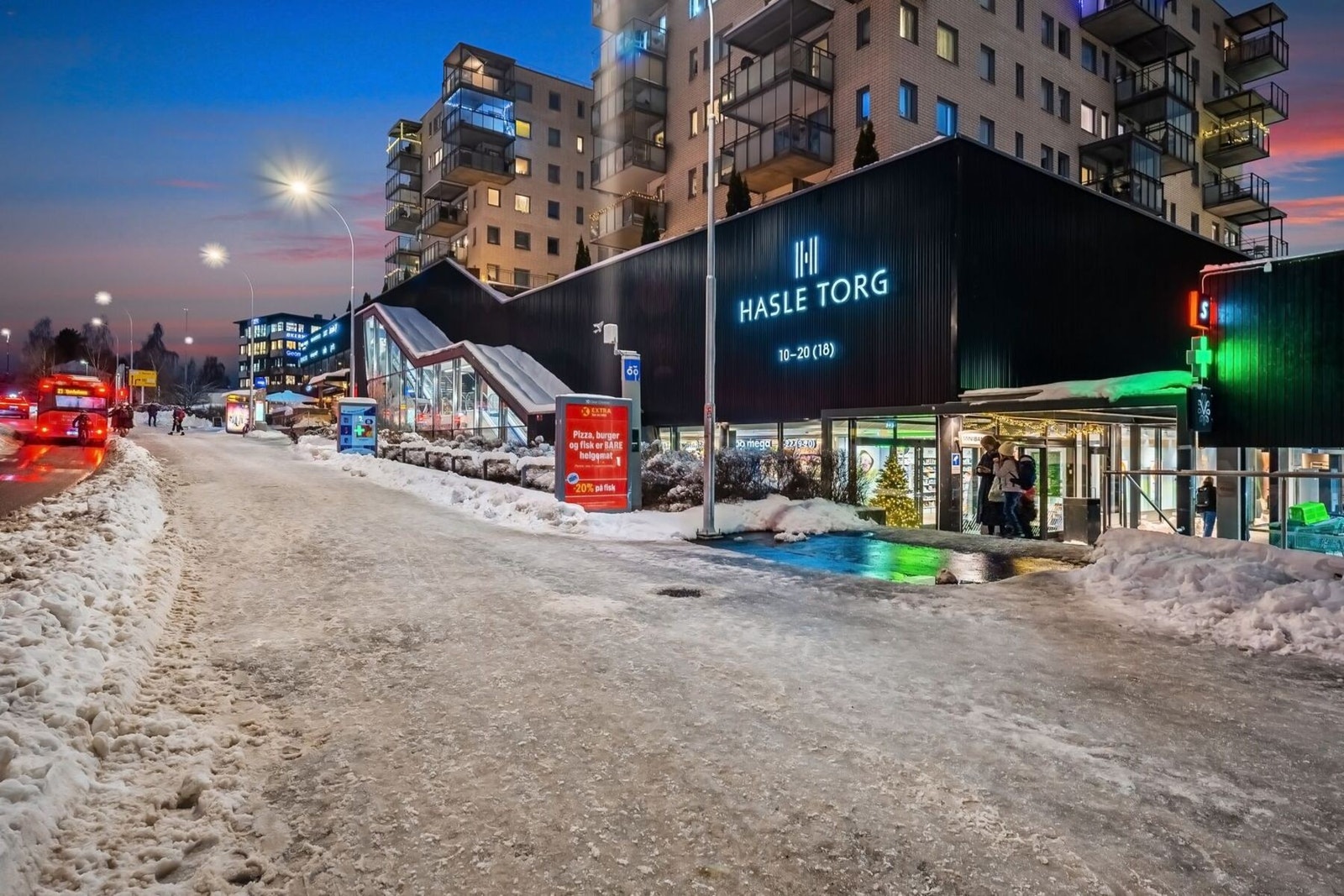 Kort vei til Hasle Torg og Ensjø med treningssentre, butikker, Vinmonopolet, dagligvare og kaféer. Galleribilde