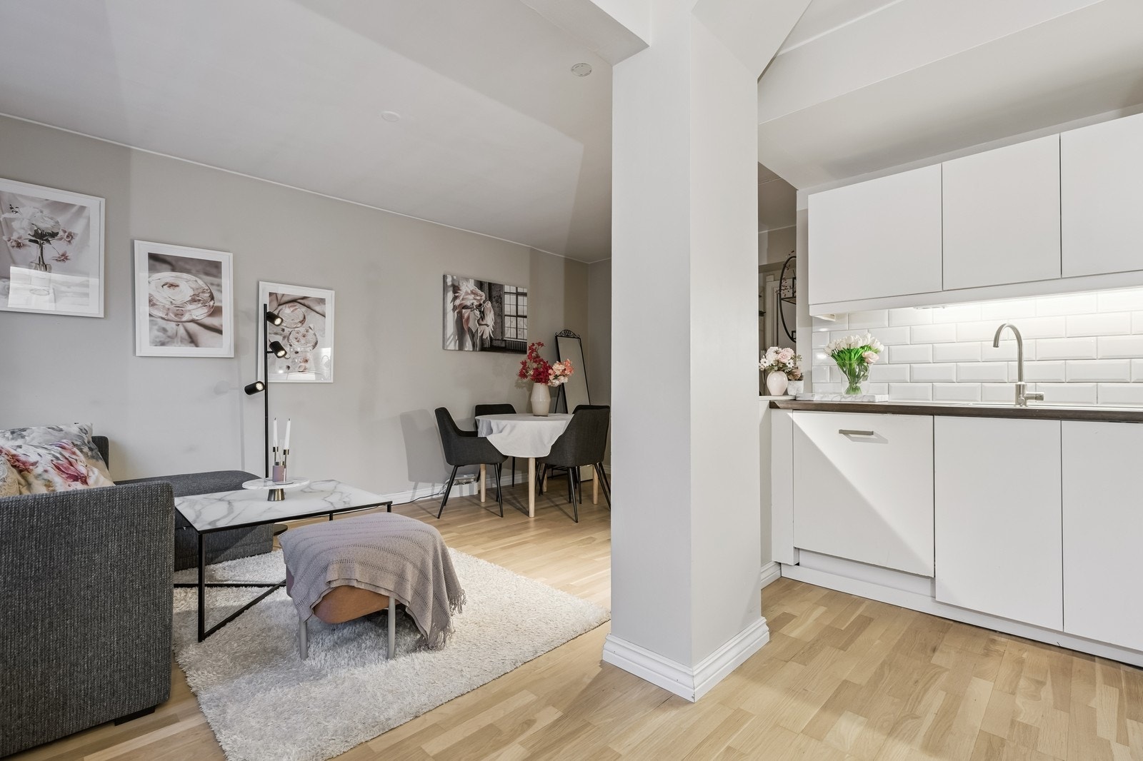 Gode møbleringsmuligheter i stuen Galleribilde