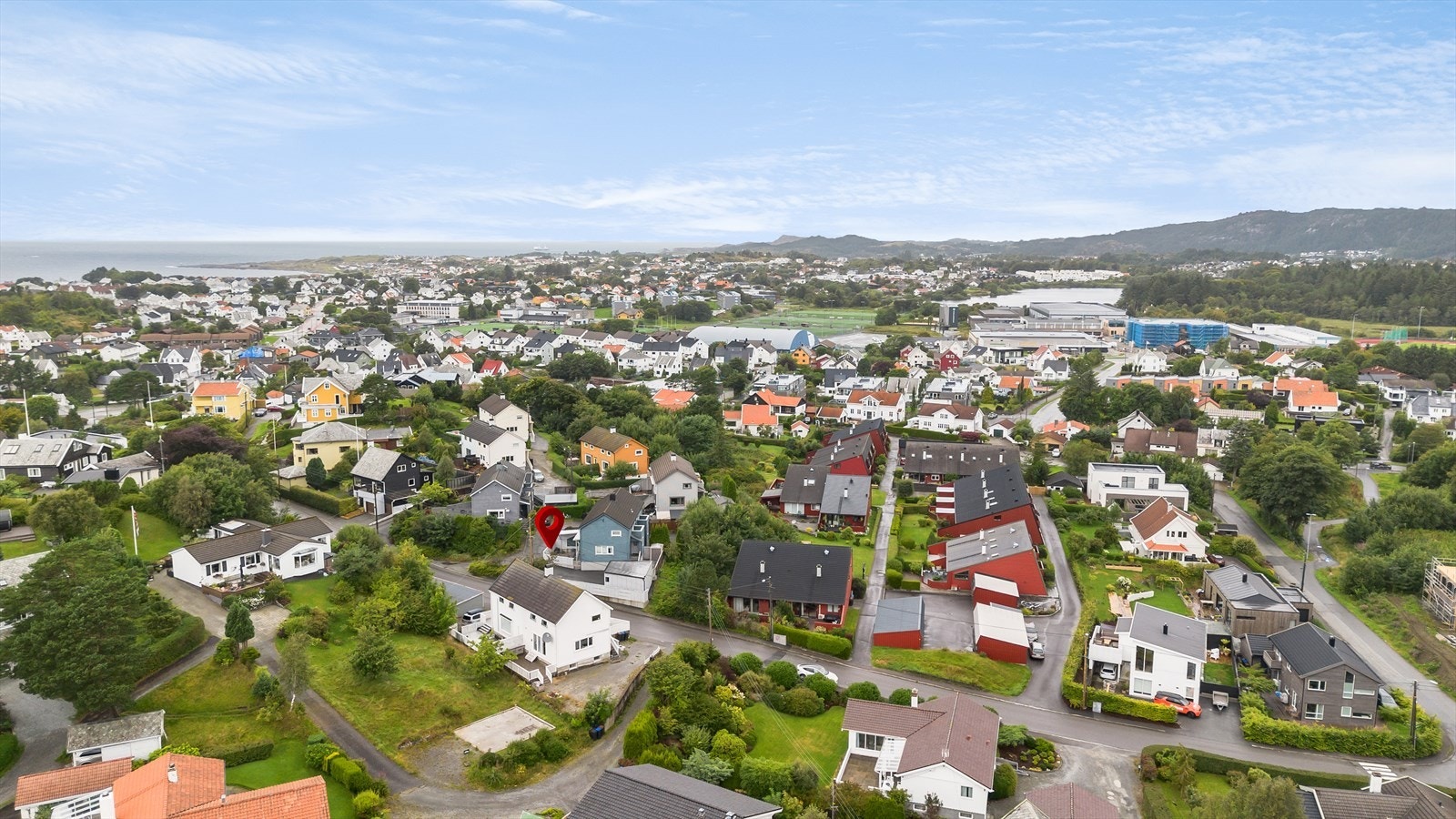 Velkommen til Tysværgata 11- presentert av eiendomsmegler Alexander Kvalevaag Skree v/ Aktiv Eiendomsmegling!
Fotograf: Mari Staveland. Galleribilde