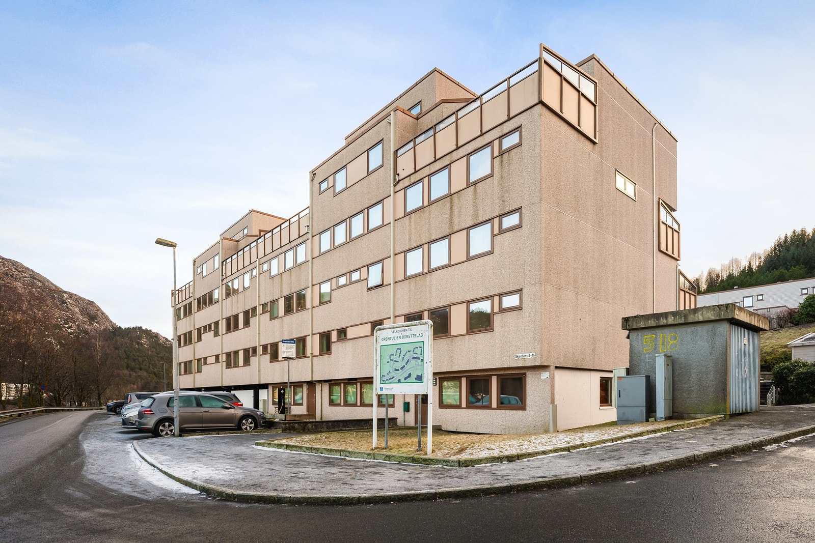 Leiligheten har fast garasjeplass. Galleribilde