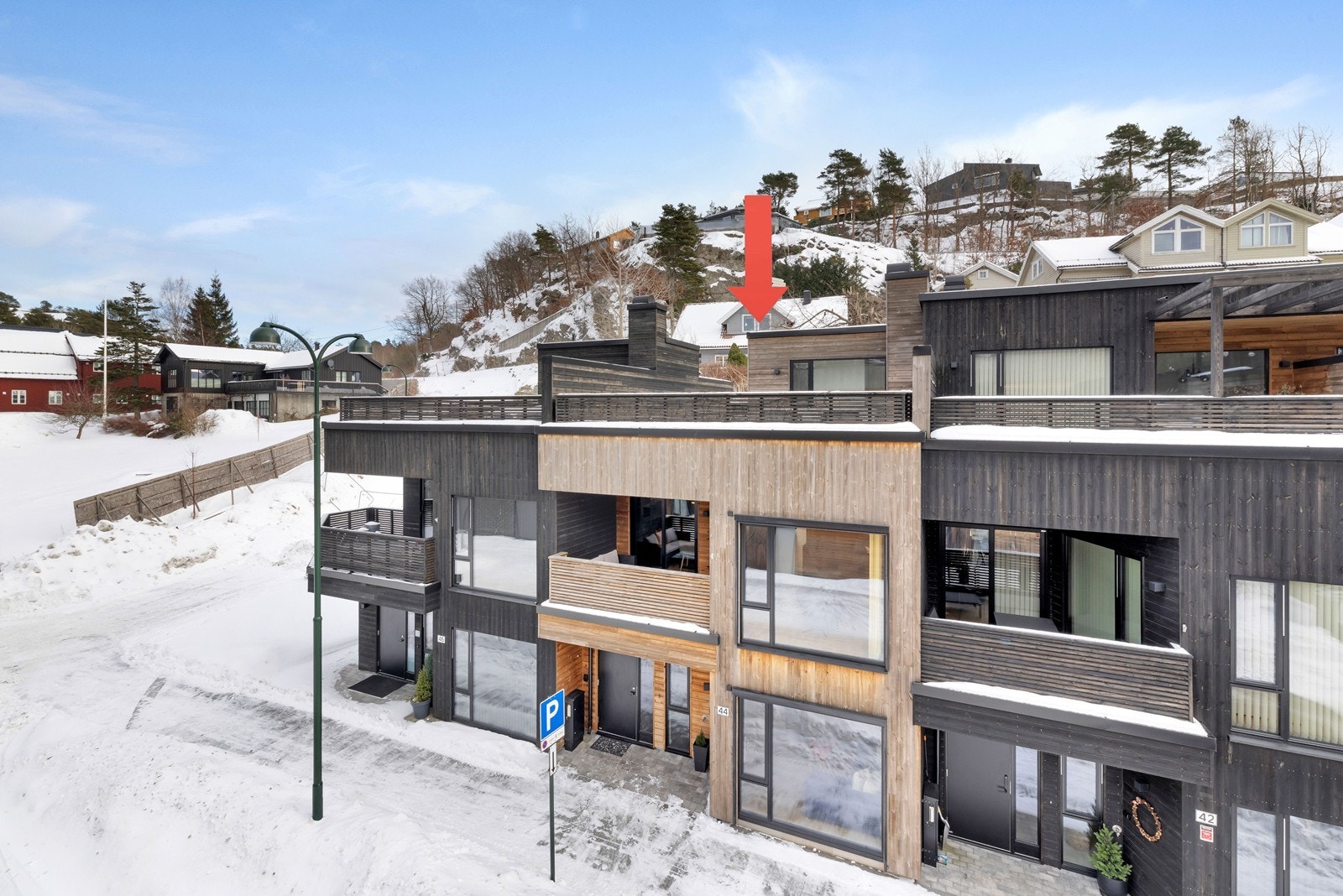 Eiendomsmegler Norge ved Henrik Lossius ønsker deg velkommen til Bjørndalen Allé 44! Galleribilde