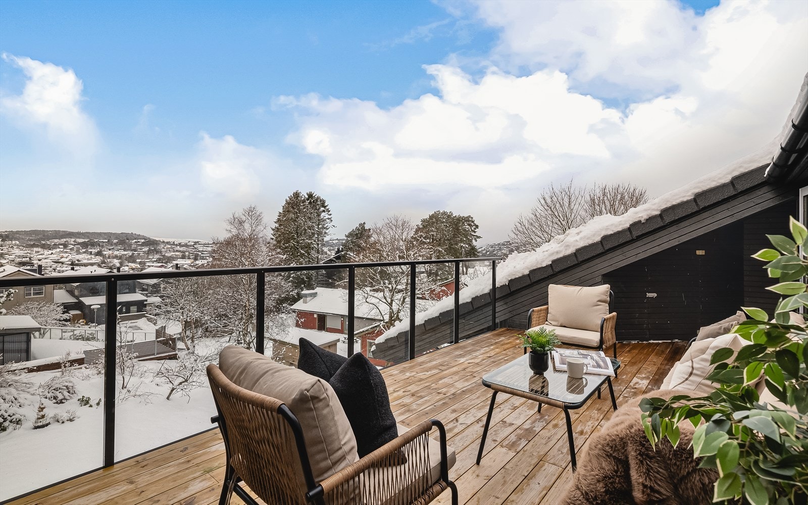 Det er også en herlig, solrik terrasse på 19 kvm. Galleribilde