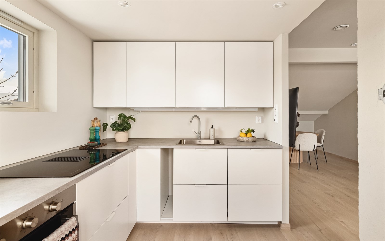 Her får du en toppleilighet med flotte fargevalg og påkostede oppgraderinger. Galleribilde