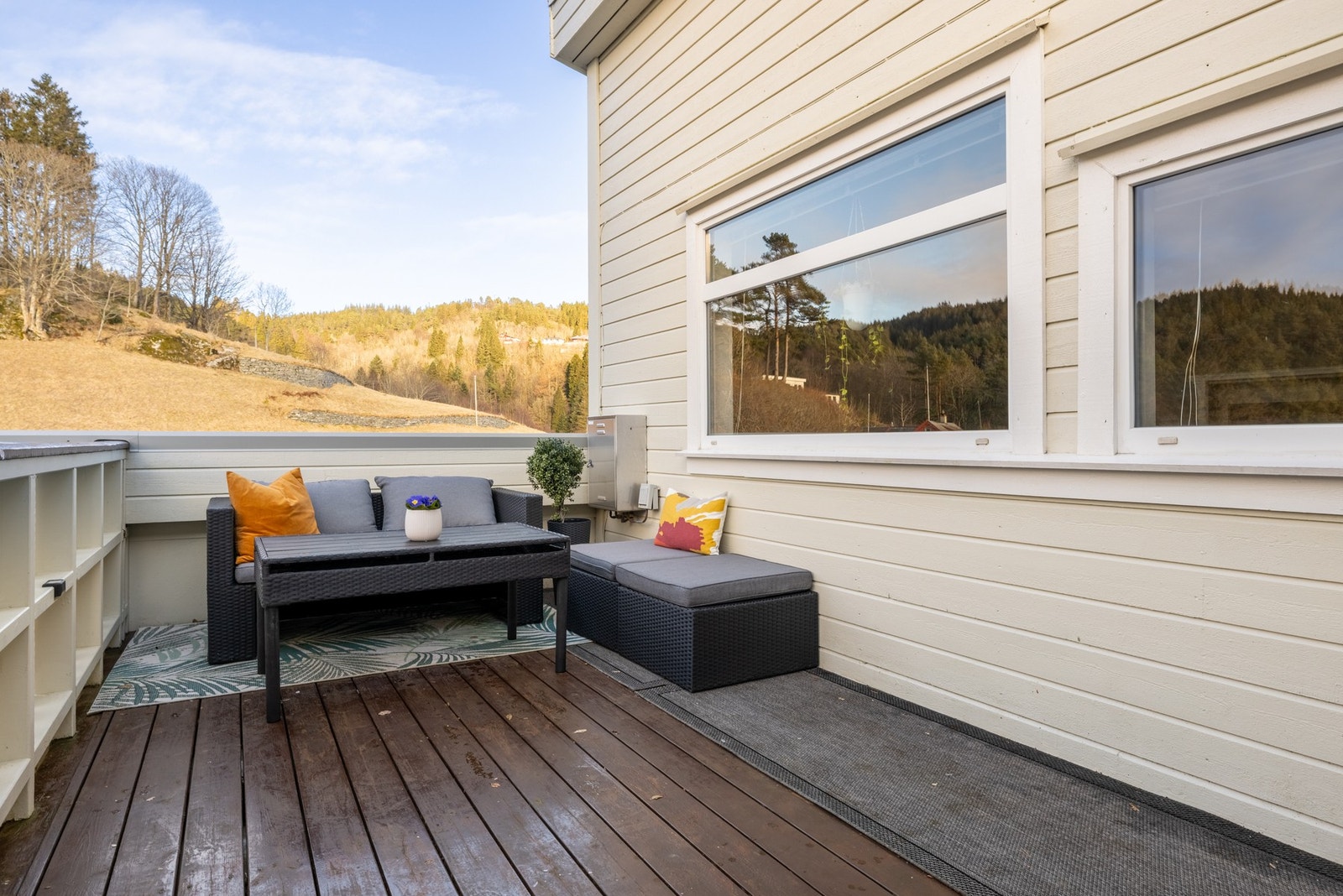 Terrassen i 2. etasje måles til 12,9 kvm. Galleribilde