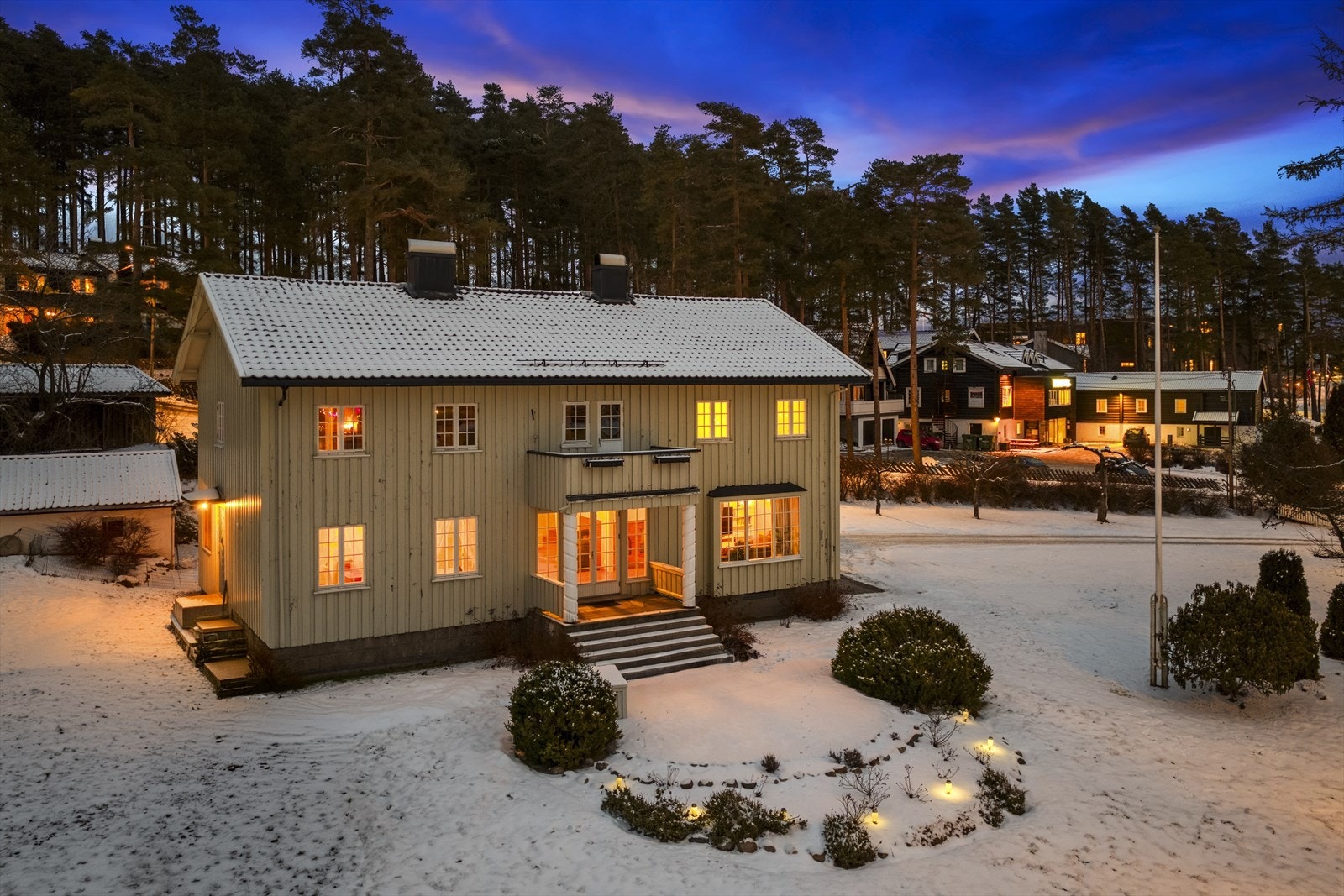 Velkommen til Tuneveien 46 presentert av Eiendomsmegler Birgit Grandahl Galleribilde