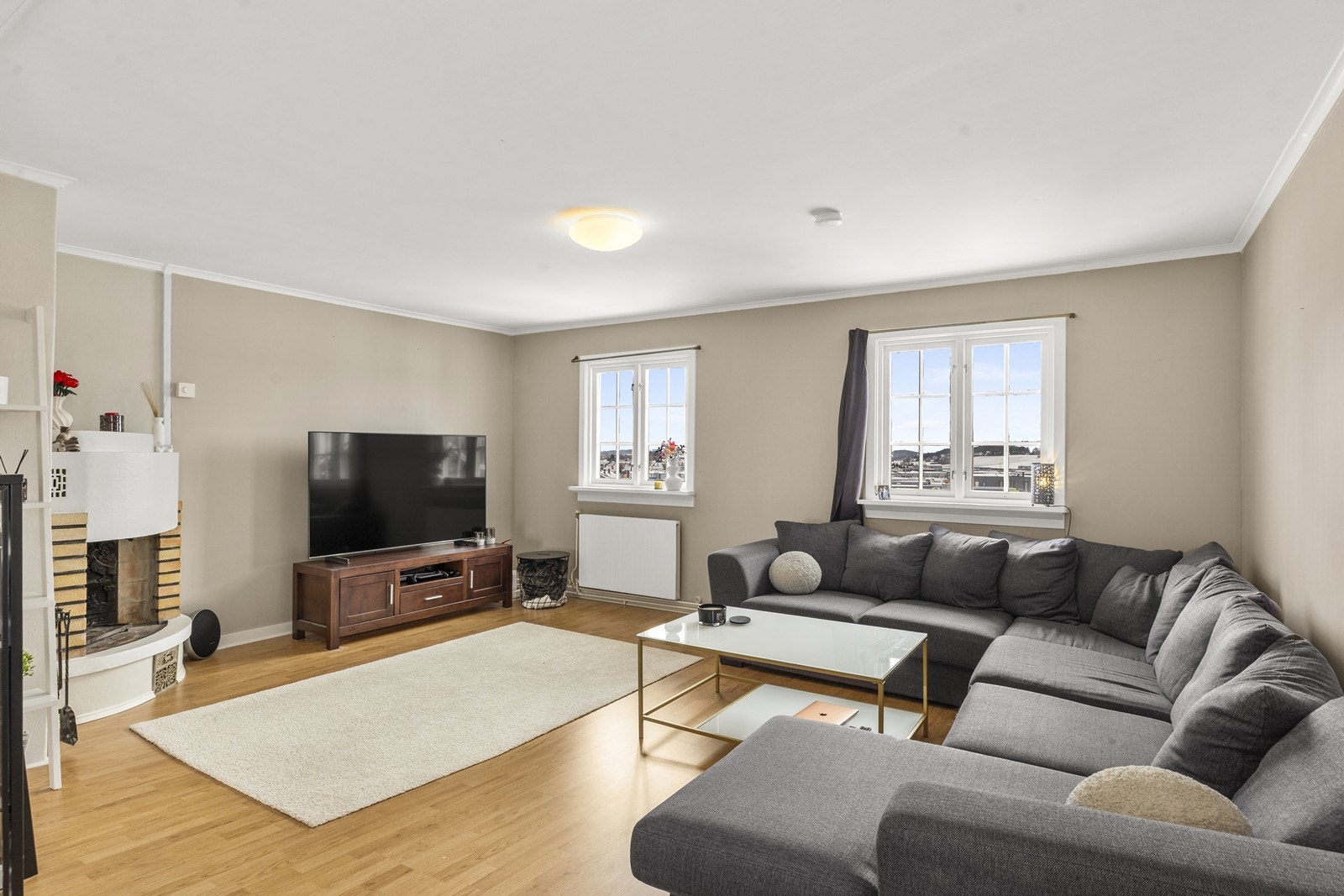 I andre etasje er det en separat hybelleilighet med egen stue. Galleribilde