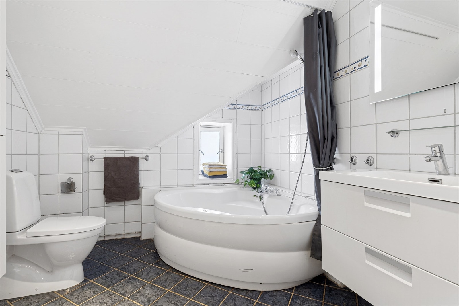 Baderom hovedhus. Galleribilde