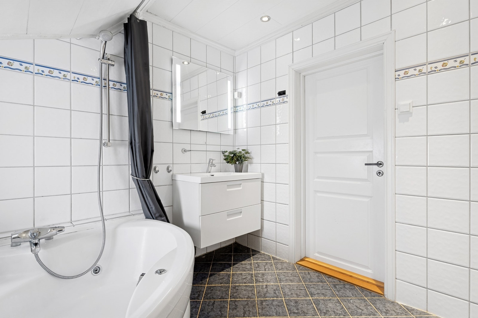 Baderom hovedhus. Galleribilde