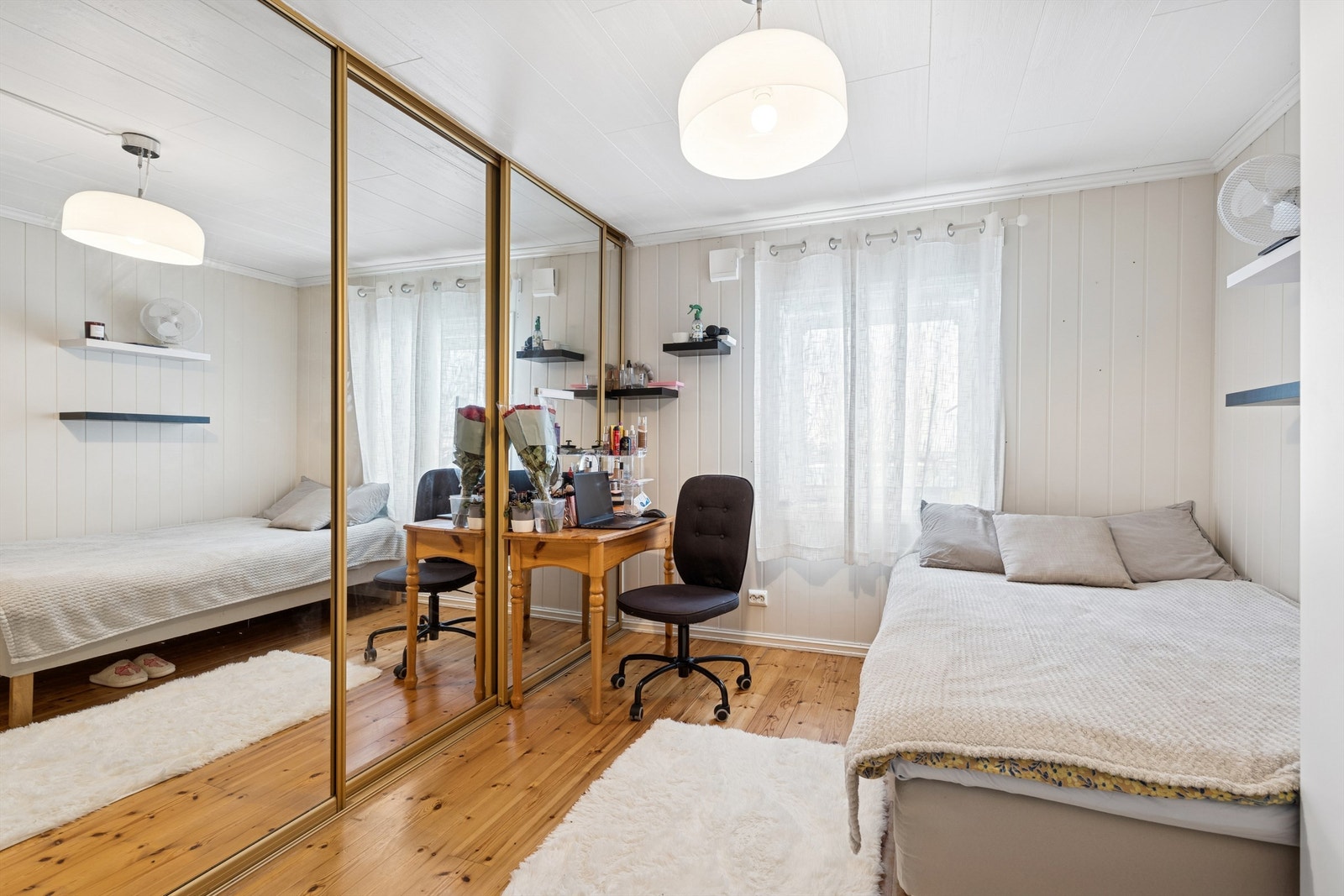 Soverom hovedhus. Galleribilde