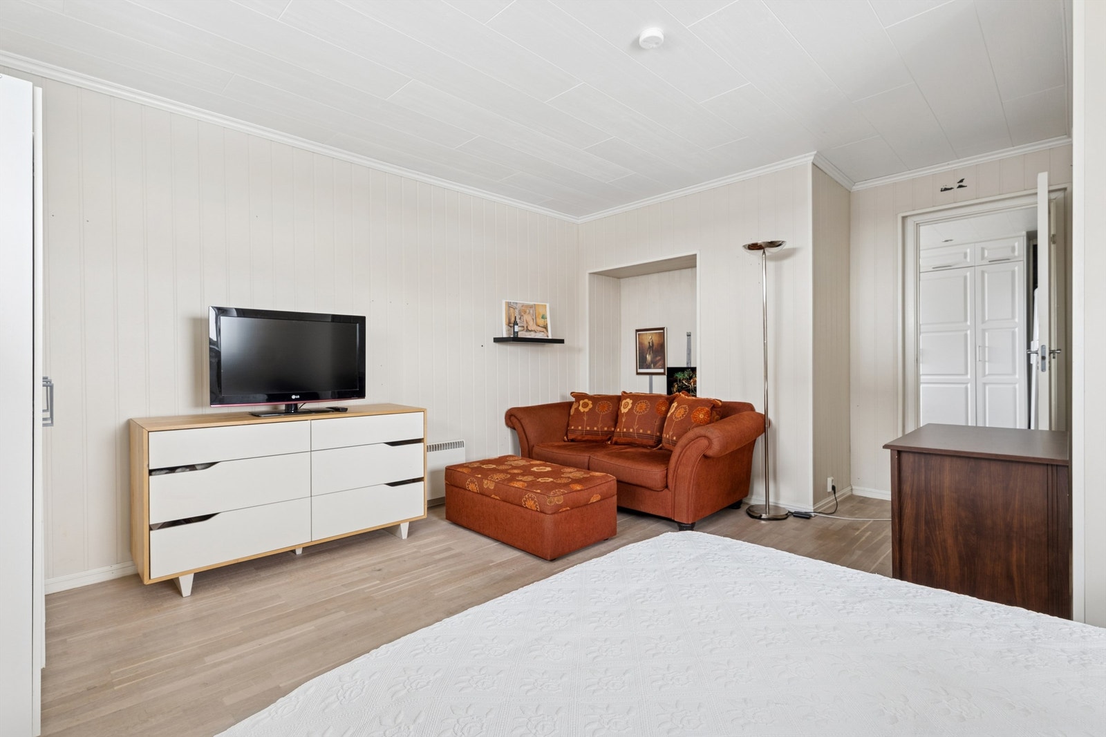 Soverom hovedhus. Galleribilde