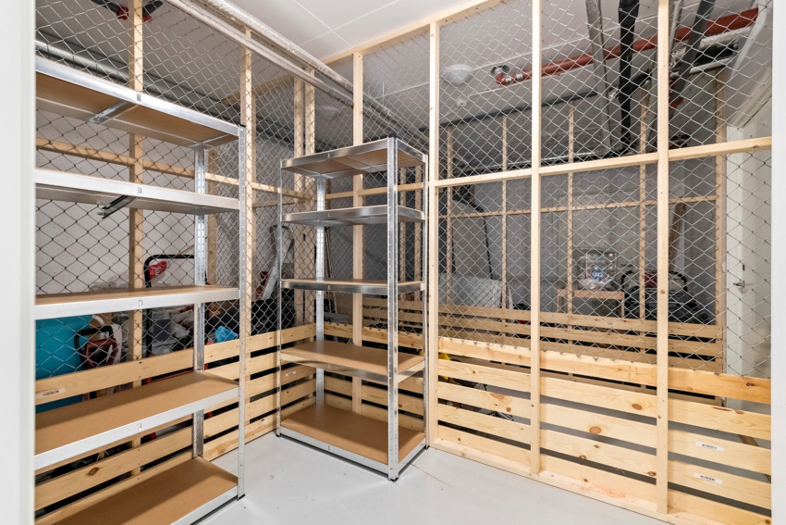 Leiligheten har også bod i felles bodanlegg. Leiligheten har en tilsvarende bod som på bildet. Galleribilde