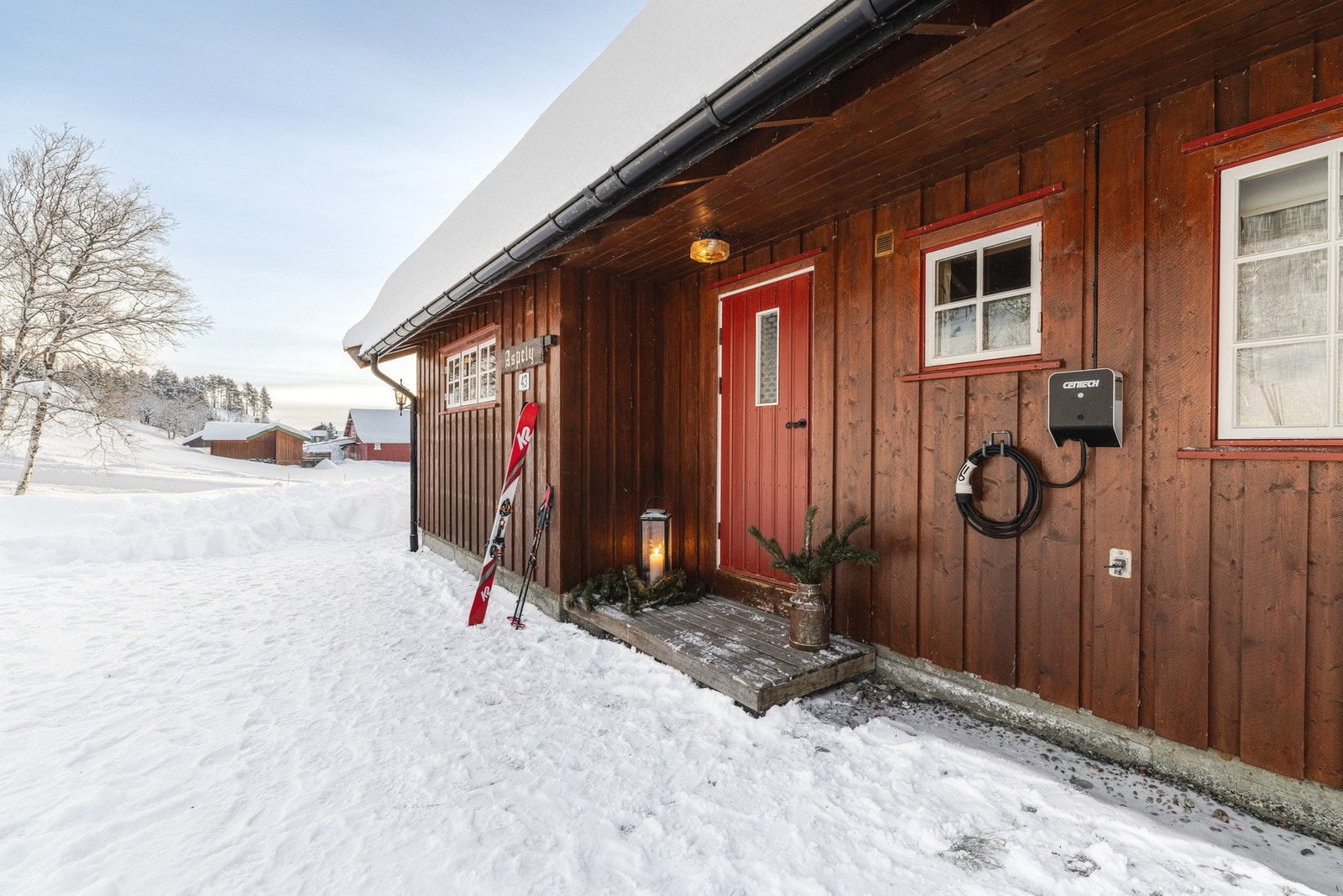 Lader tilgjengelig på yttervegg. Velkommen inn! Galleribilde