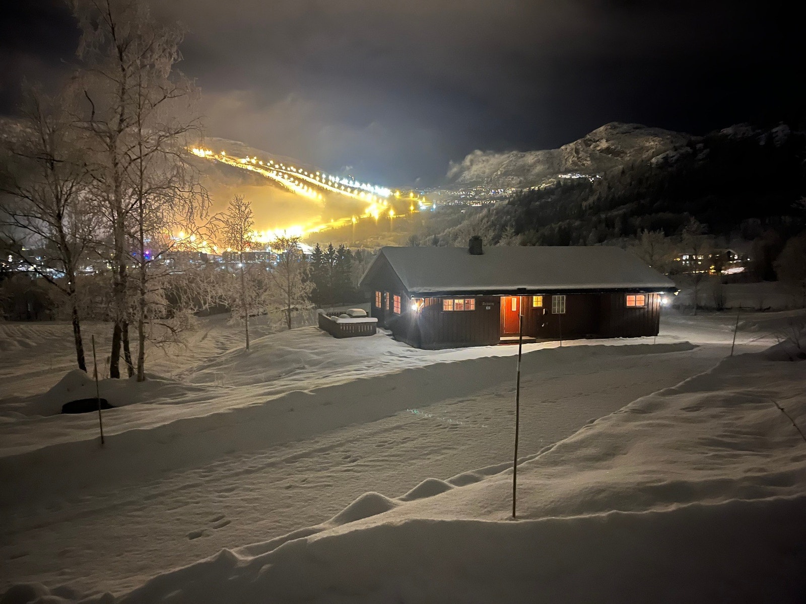 Magisk kveldsstemning ved Høltovegen 43! Galleribilde