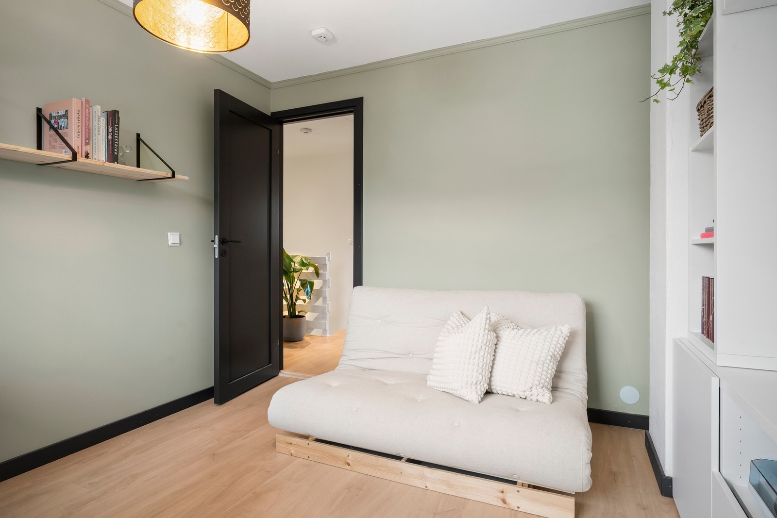 I dag er rommet innredet som ekstra stue/gjesterom. Galleribilde