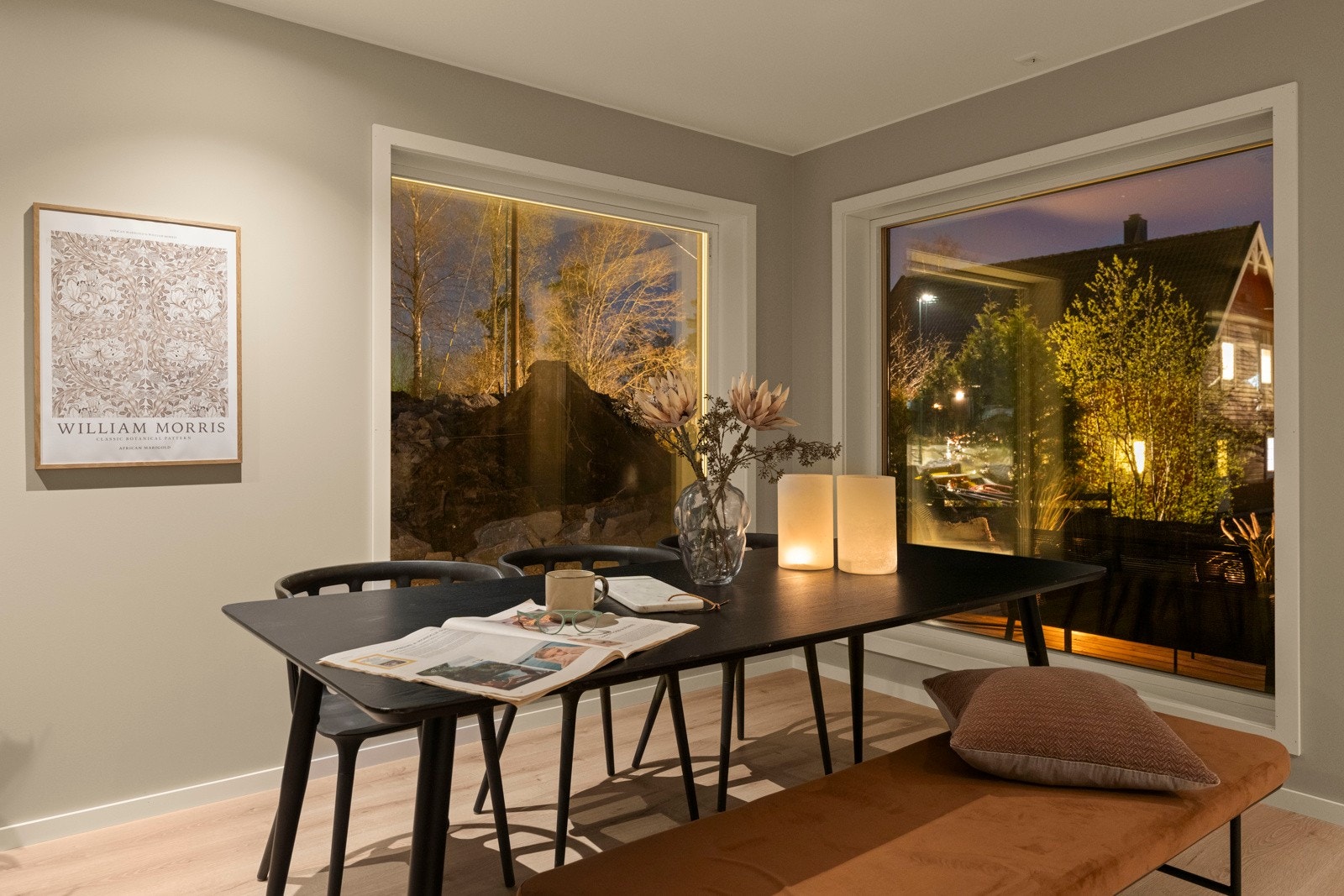 Dagligstue, TV-stue, spisestue... uansett fornavn er stuen et rom for avkobling og hygge. Alene eller i selskap med familie og venner. En invitasjon til gode opplevelser. Galleribilde