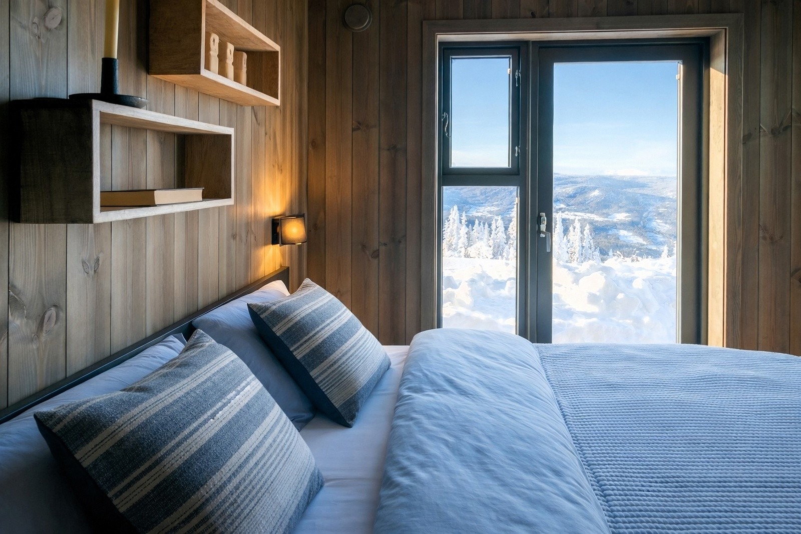 Hovedsoverommet er av generøs størrelse med en lun atmosfære Galleribilde