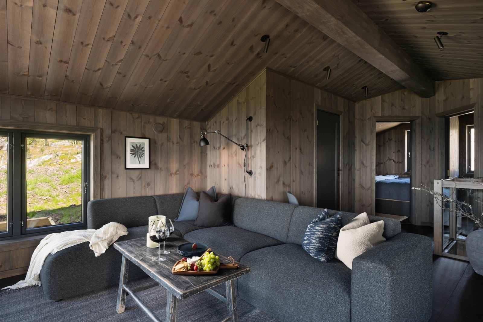 Her kan du nyte kvelden etter en lang dag i bakken med en god film eller spillkveld Galleribilde