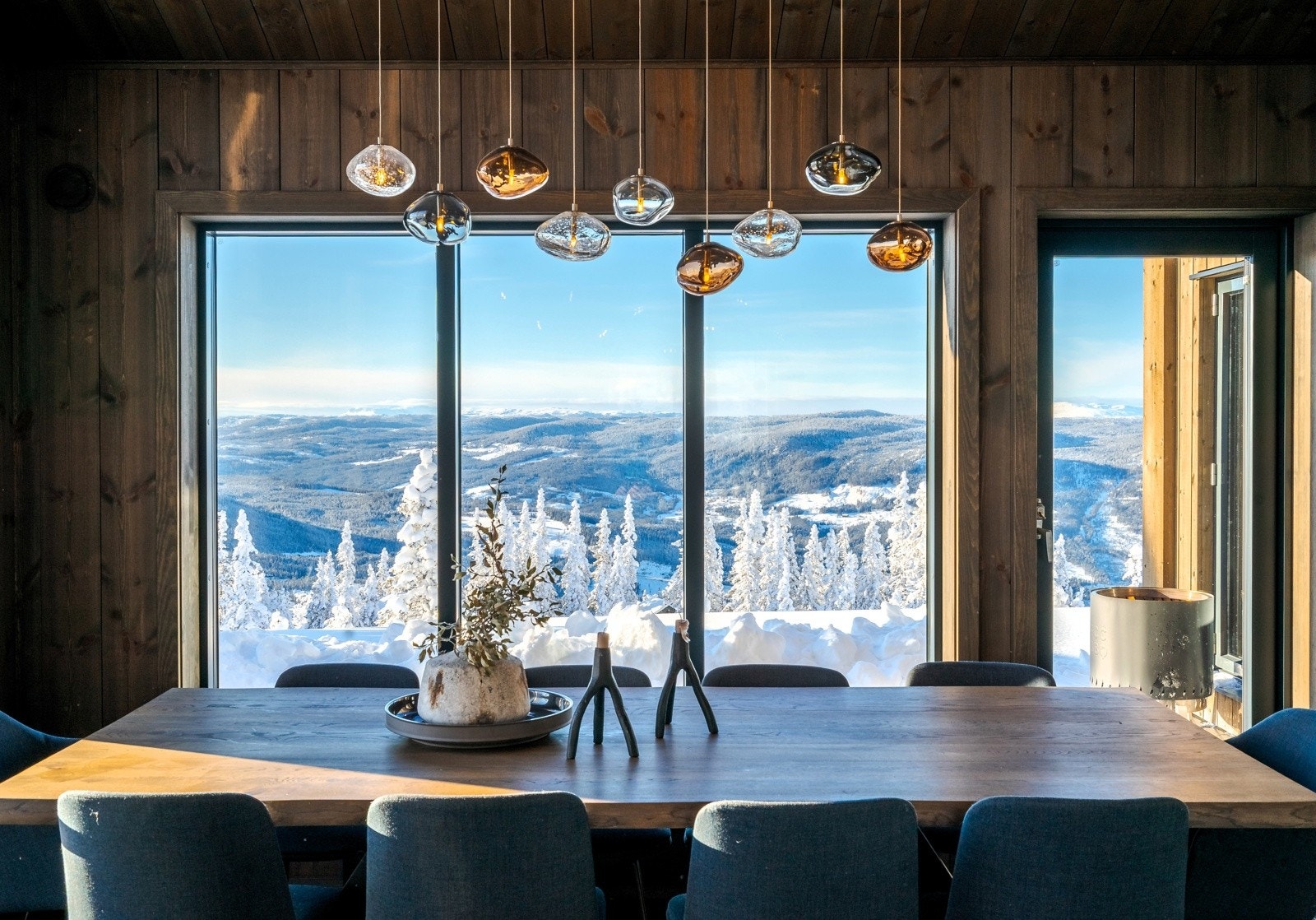 Samle storfamilien til sene frokoster og middagskvelder som trekker ut til sent på kveld Galleribilde