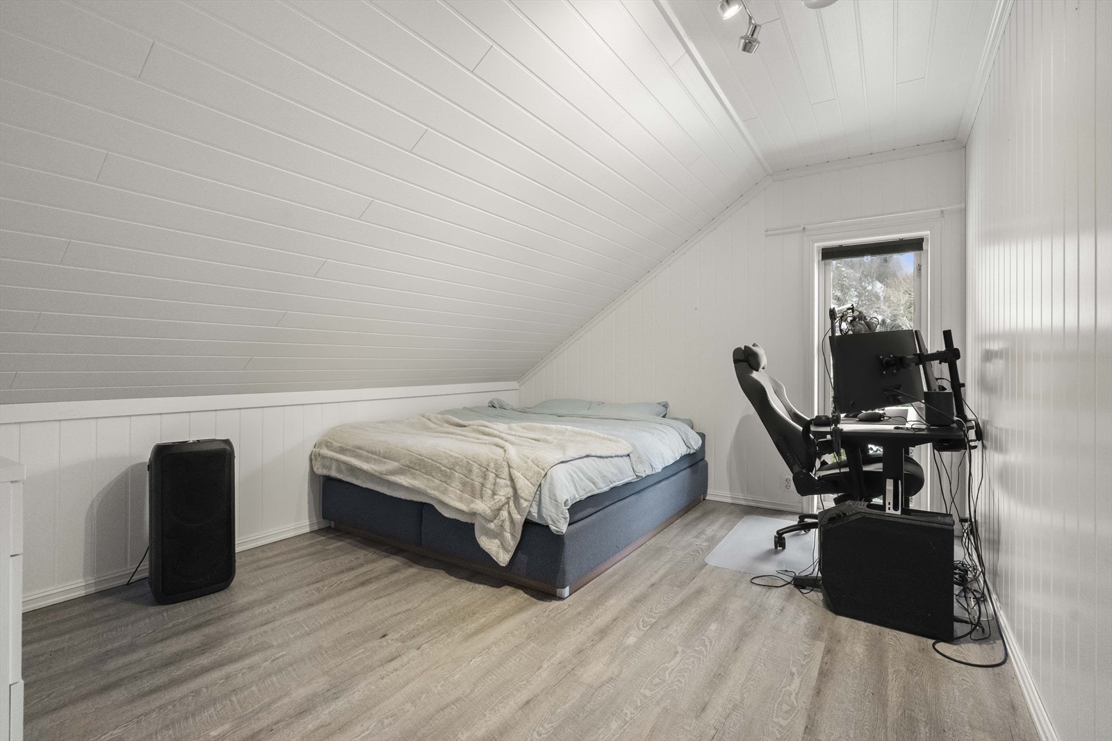 1 av 3 soverom på loftet. Galleribilde