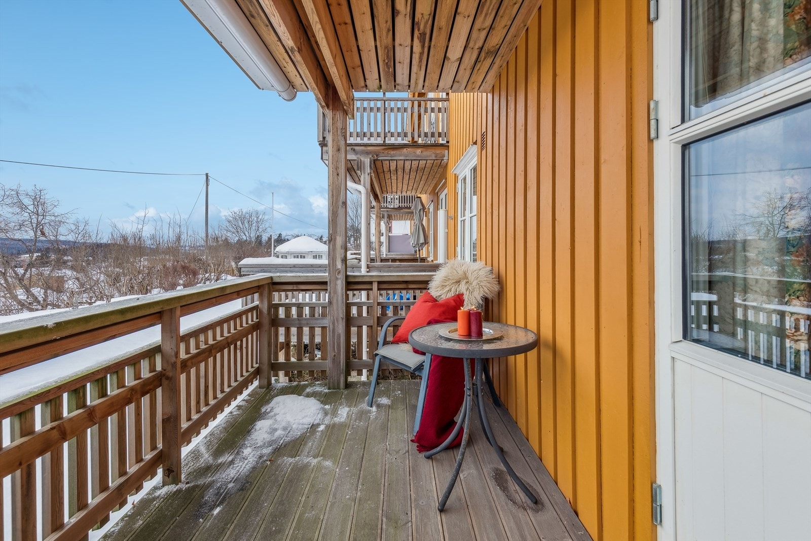 Sydvestvendt takoverbygget terrasse på 7 m². Galleribilde