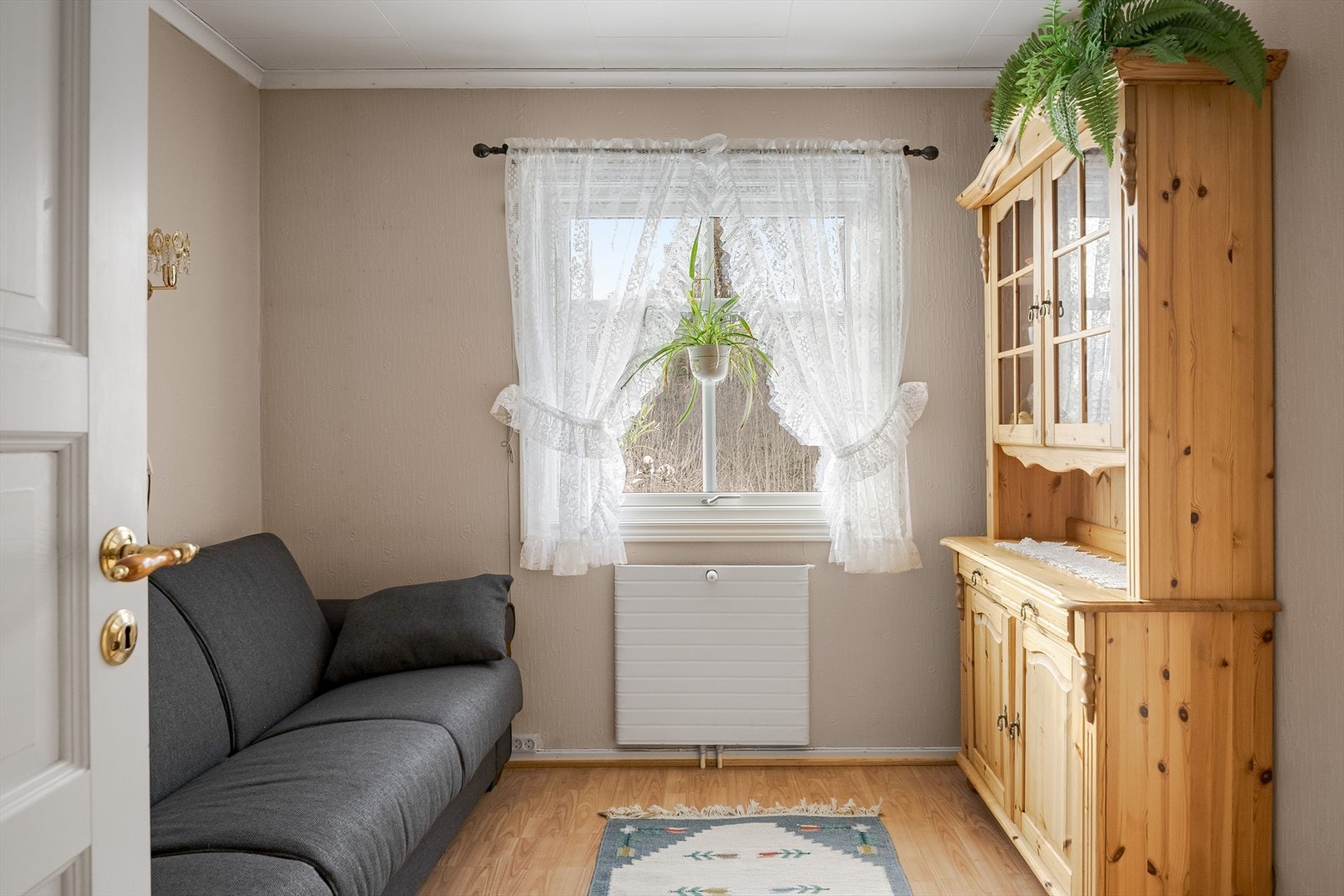 Det siste og minste soverommet ligger ved stuen. Galleribilde