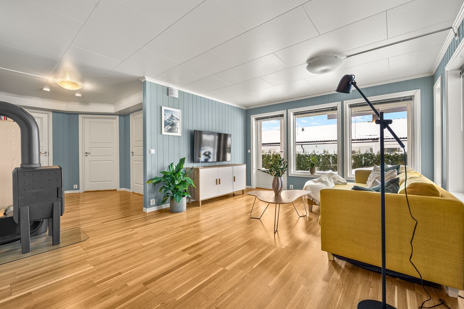 Laminat på gulv i stue. Galleribilde