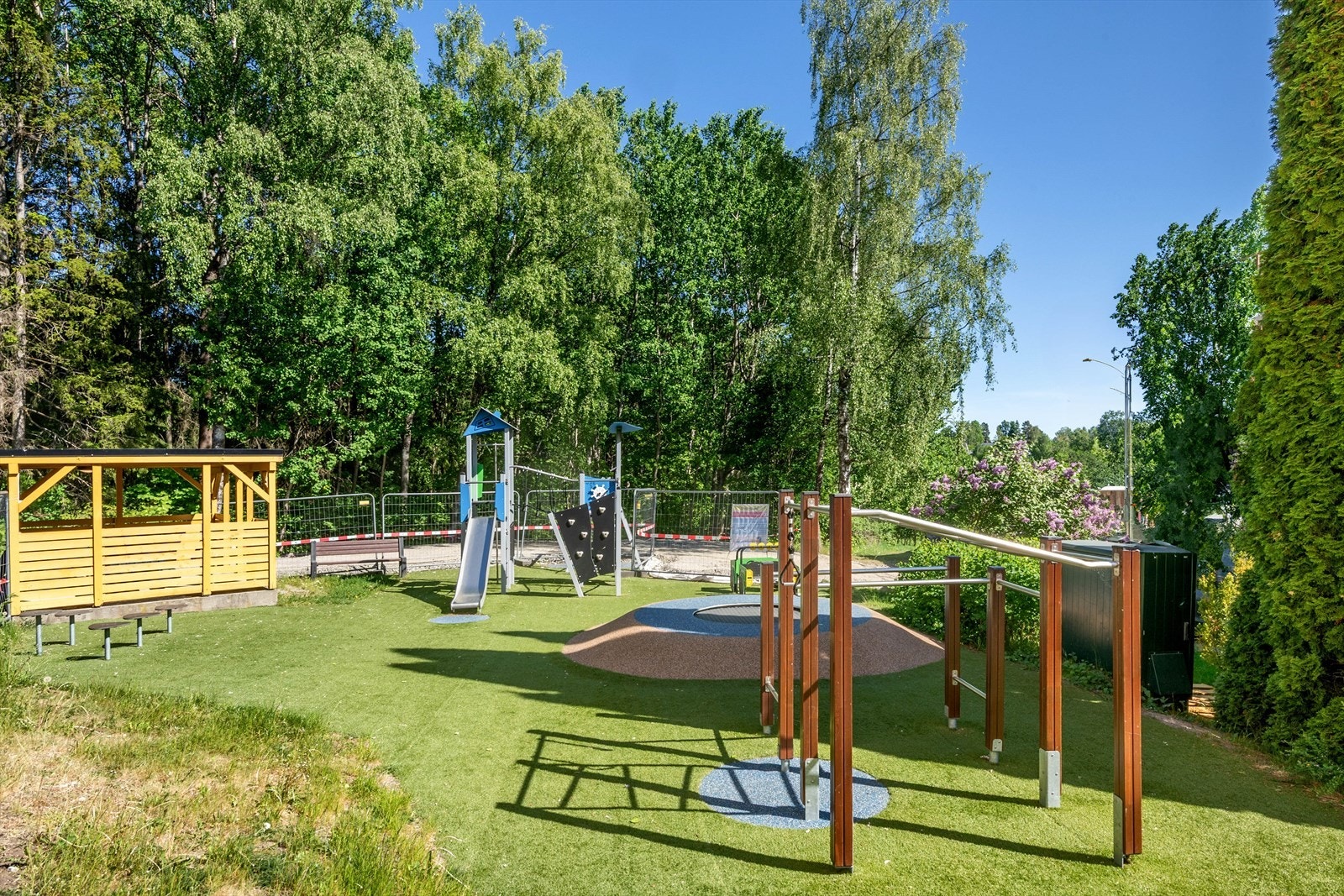 Velholdt og populært borettslag med Nordseterskogen som nærmeste nabo Galleribilde