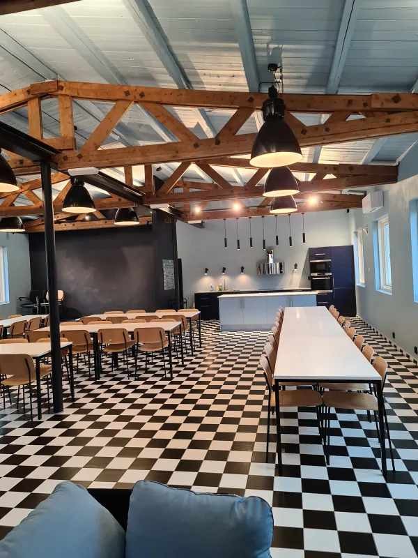 Flott velferdslokale i borettslaget som kan leies til sosiale sammenkomster, bursdager og arrangementer. Galleribilde