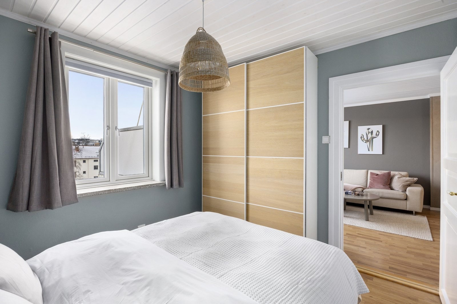 Soverom har godt med garderobeplass. Galleribilde