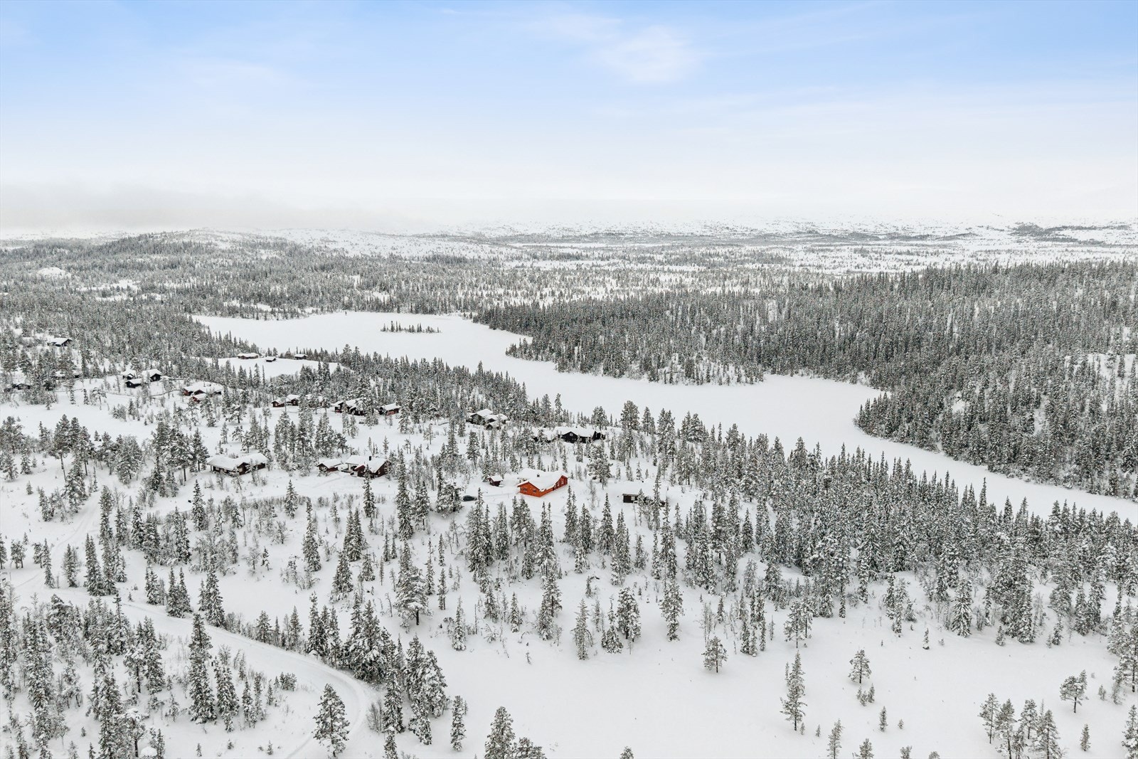 Fantastiske Seterdalen har variert og spennende natur med fjelltopper og et utall av små fiskevann. Galleribilde