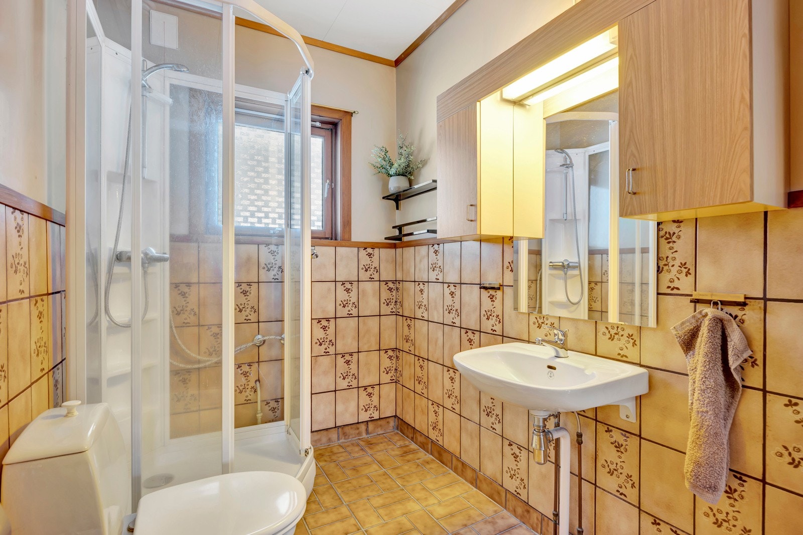 Bad med dusjkabinett Galleribilde