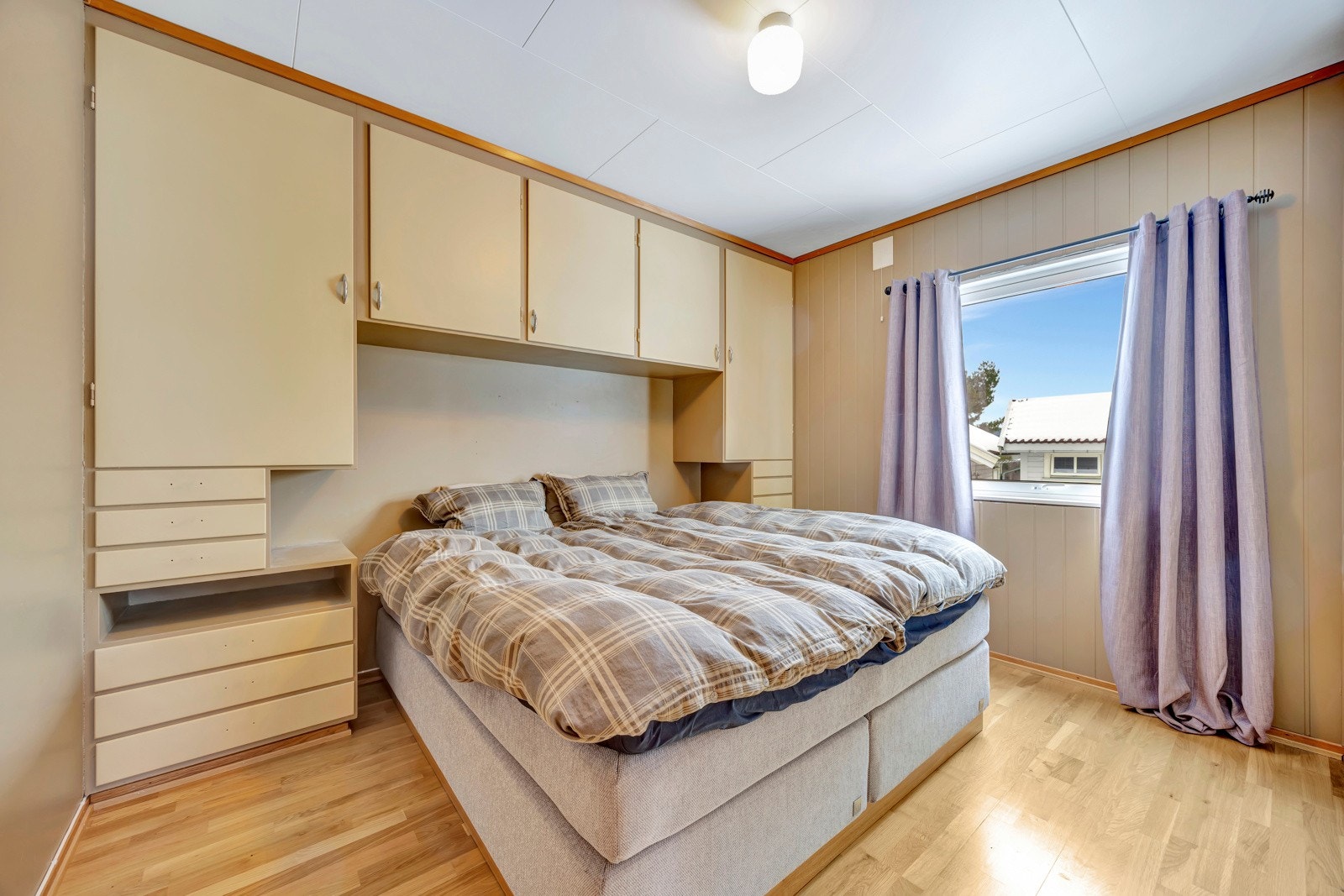 Hovedsoverom med garderobe. Galleribilde