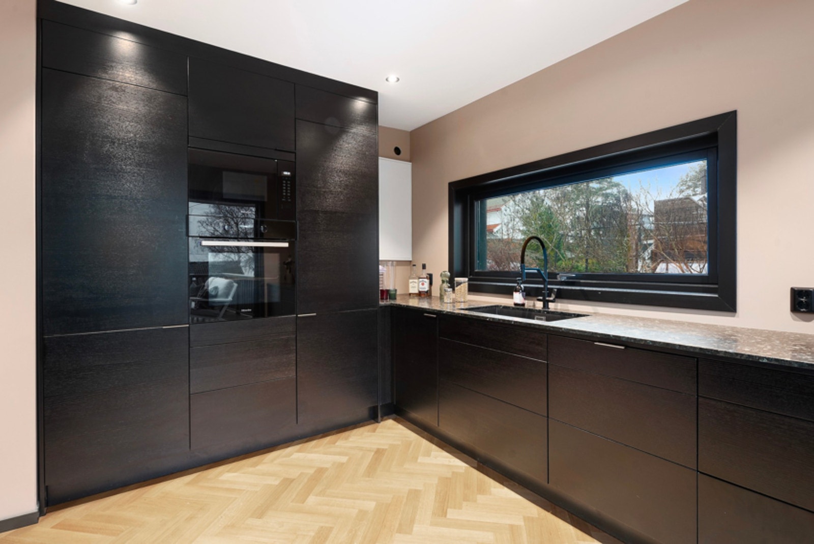 Alle hvitevarene er fra Miele. Galleribilde