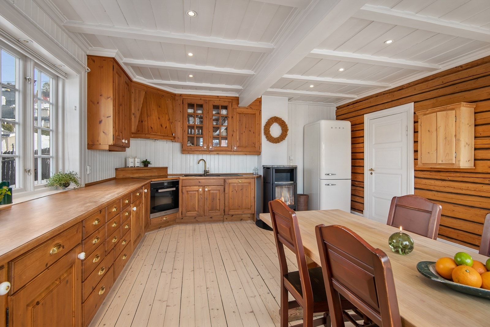 Her er det en romslig innredning av heltre Galleribilde