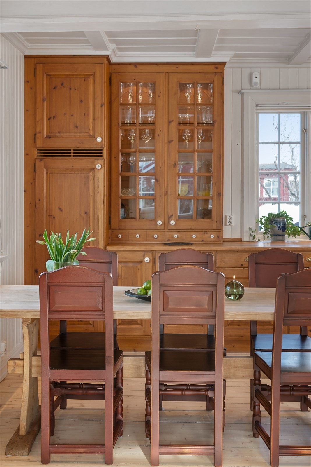 En lekker og smakfull sammensetning av gammelt og nytt, som har tatt vare på husets originale karakter Galleribilde