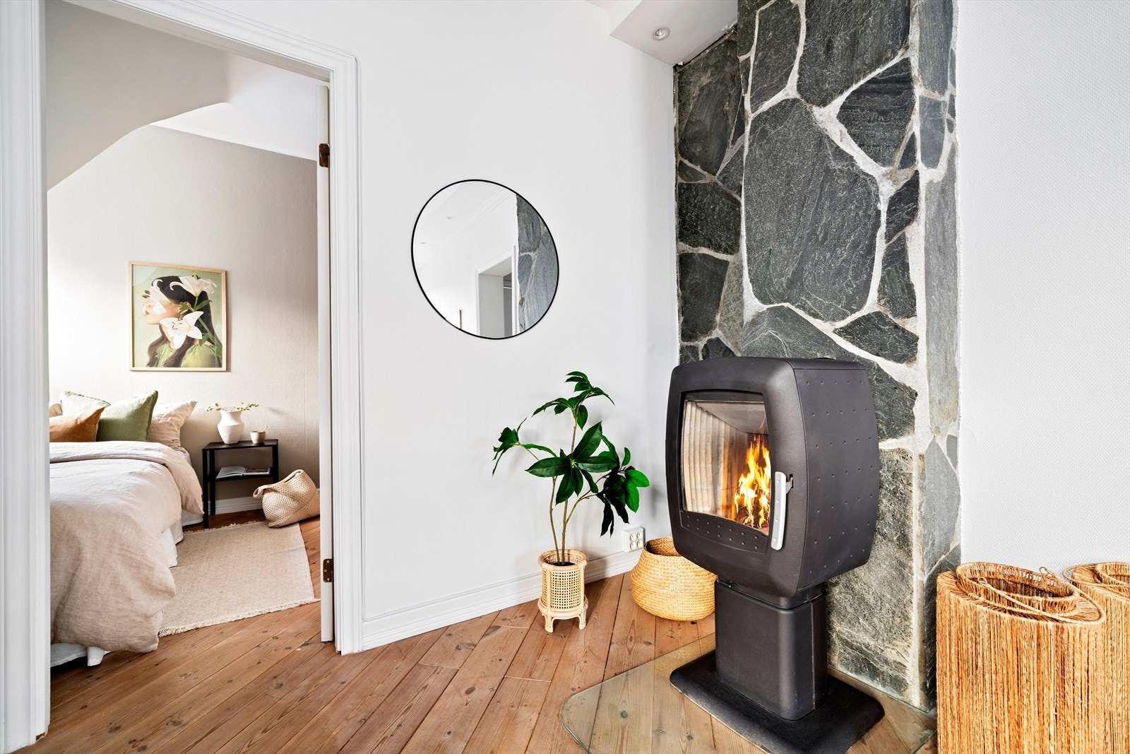 Inngang til ene soverom fra stue Galleribilde