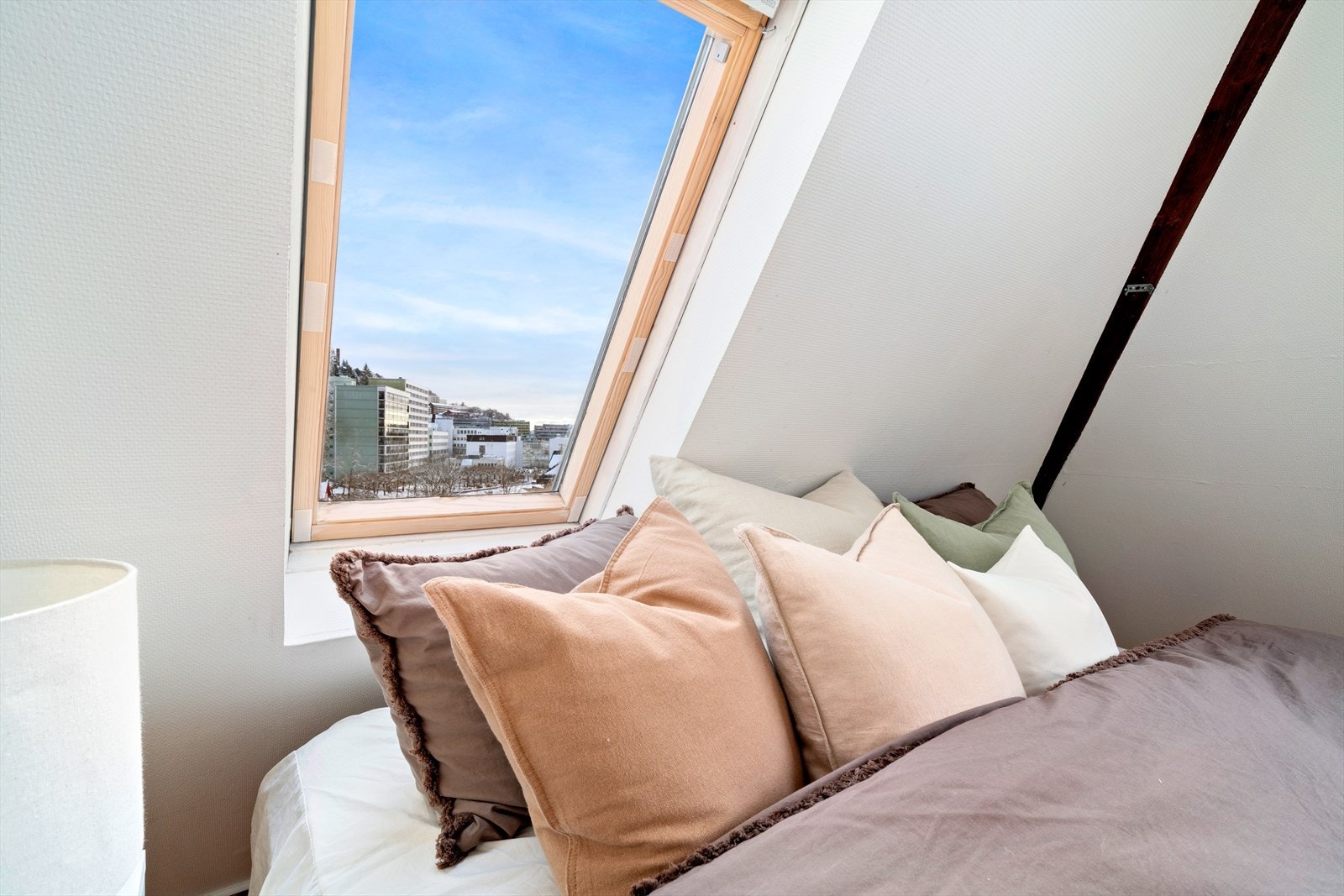 Fin utsikt fra loftsrommet Galleribilde