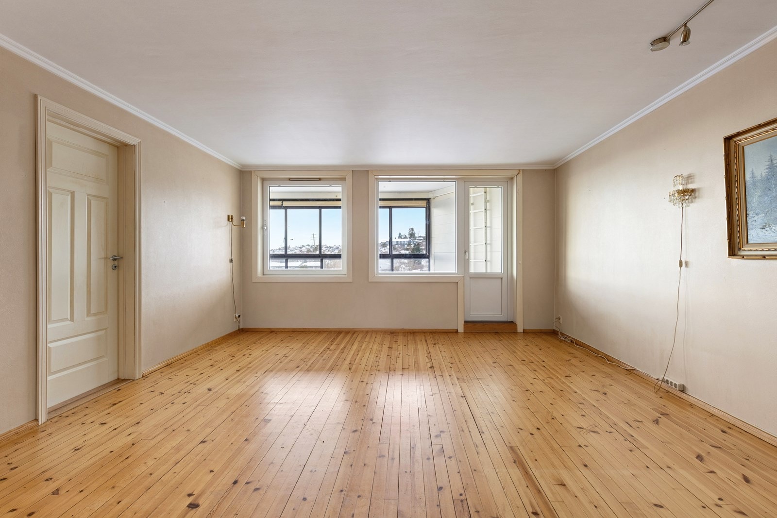 En 3-roms andels leilighet med oppussingsbehov. Her har du sjansen til å skape din egen drømmeleilighet! Galleribilde