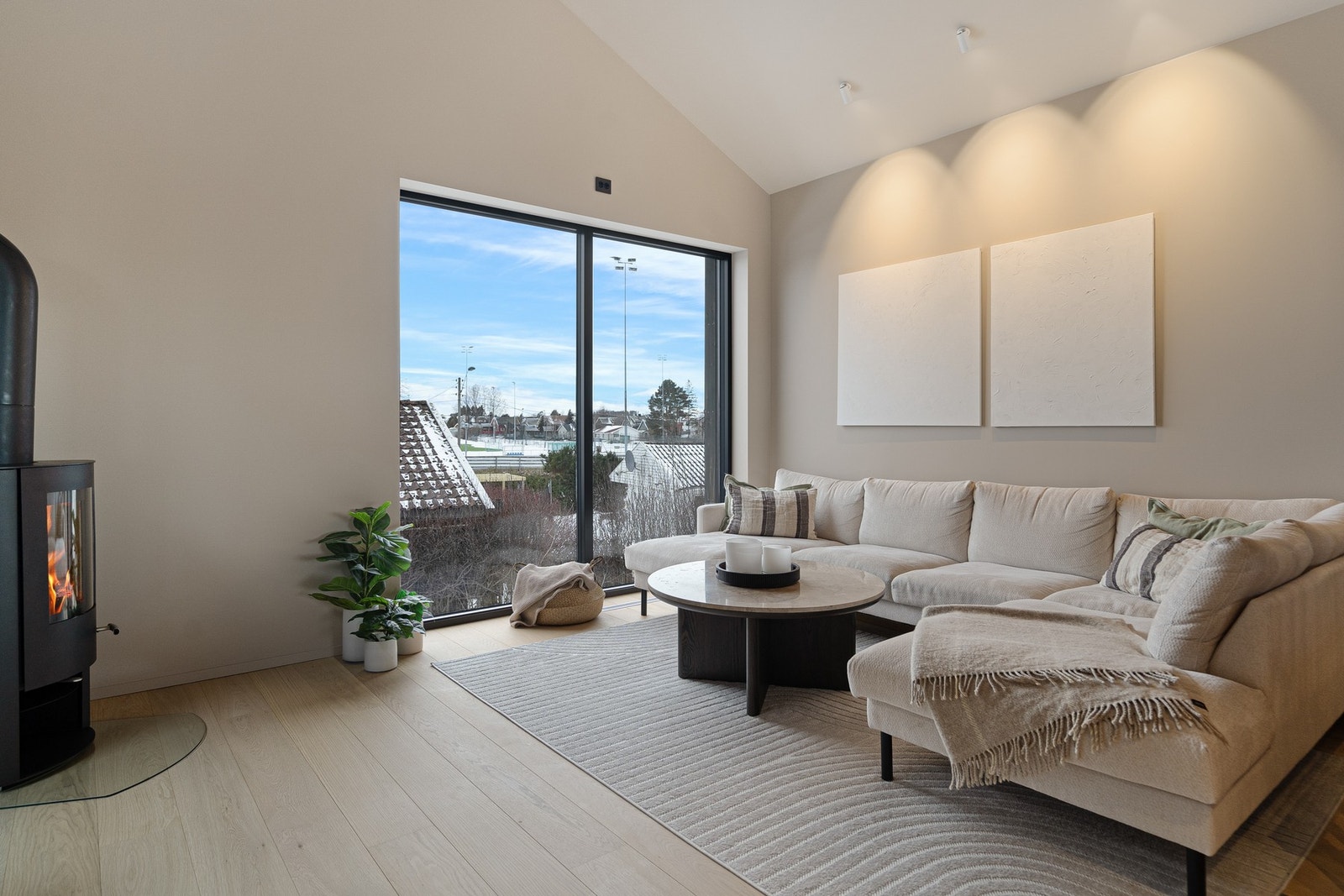 Vannbåren gulvvarme og peis Galleribilde