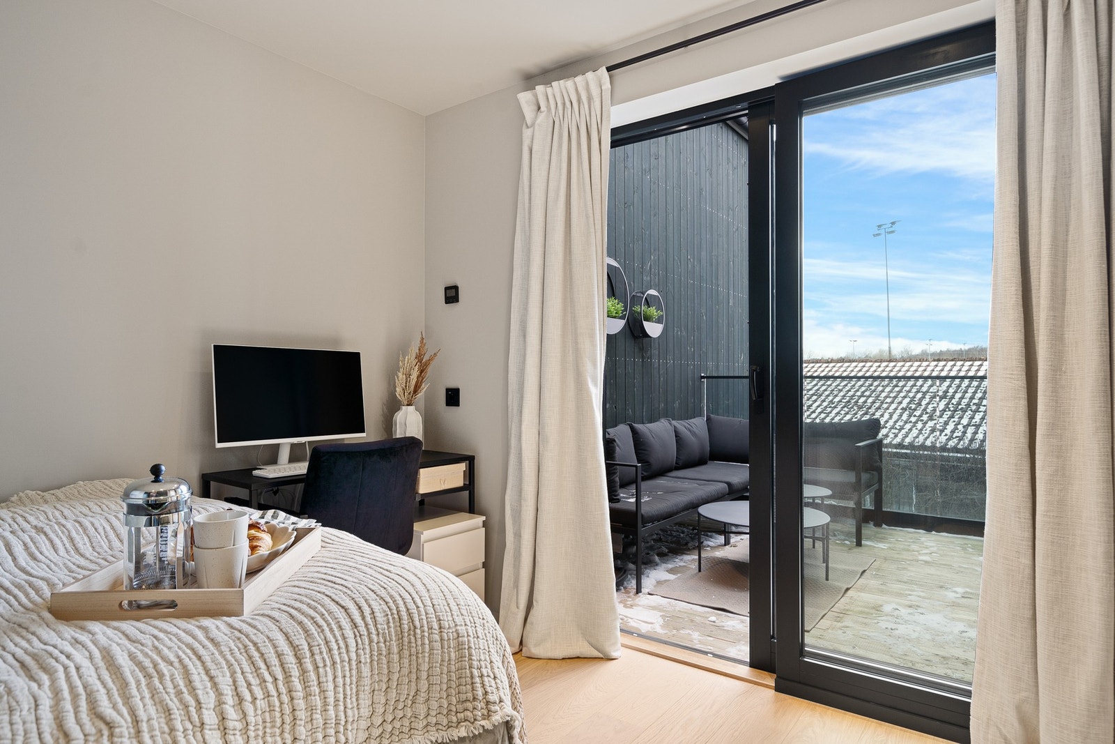 Soverom 3 har utgang til solrik og lun balkong Galleribilde