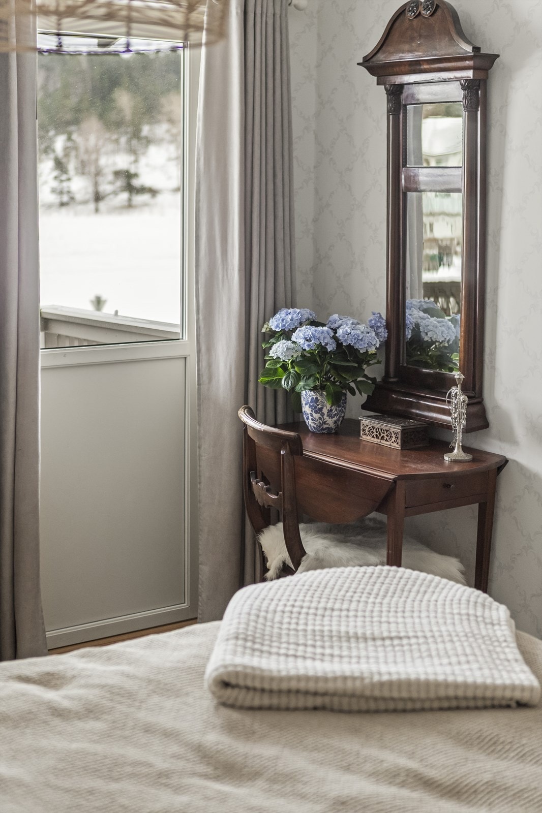 Soverom med utgang til balkong Galleribilde