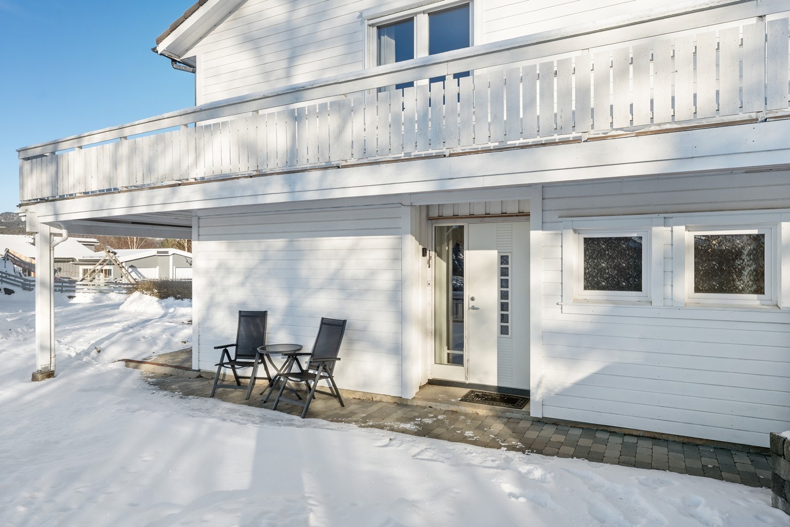 Inngangsparti med belegningsstein. Galleribilde