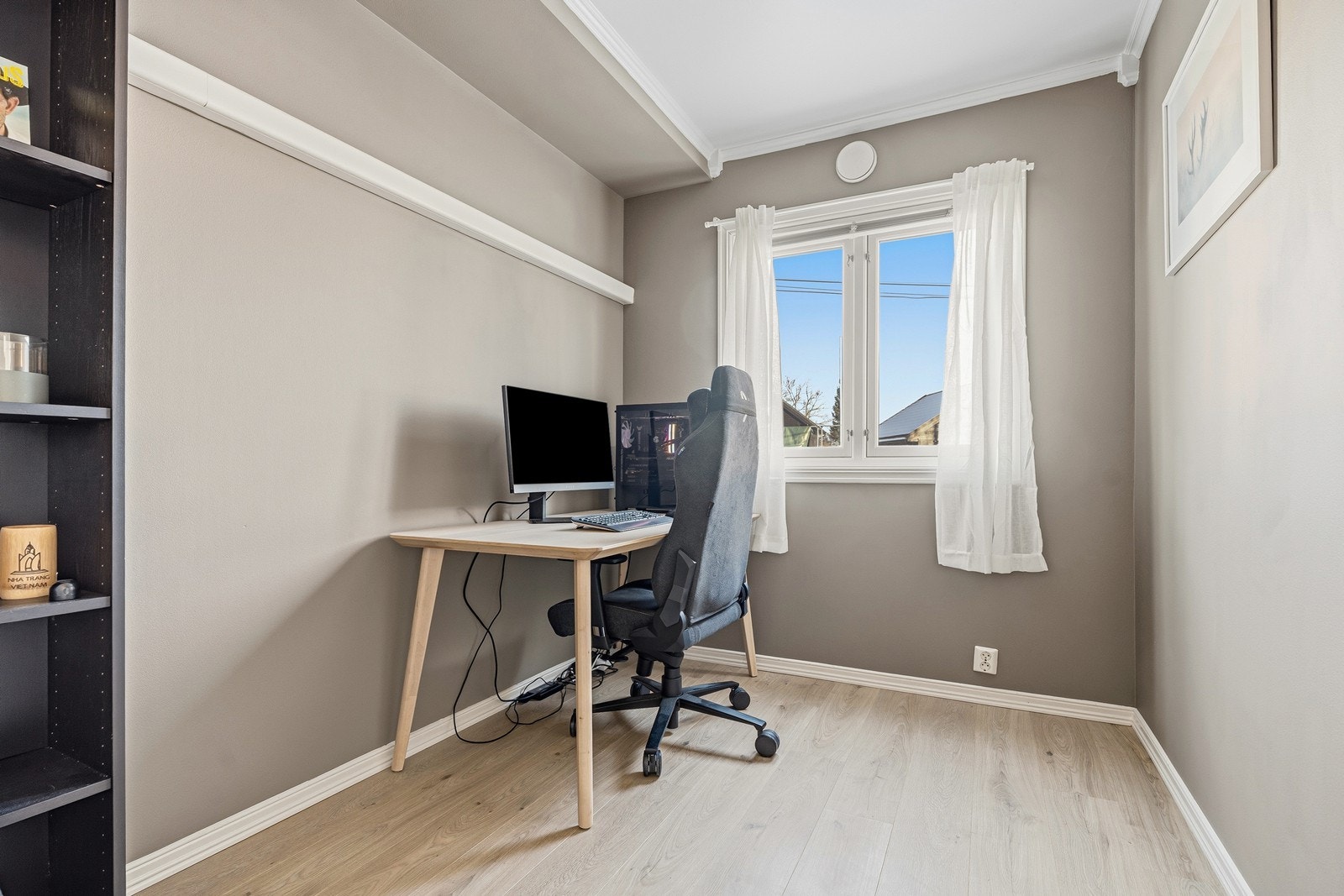 Soverom 3 brukes i dag som kontor, men kan enkelt innredes etter eget behov Galleribilde