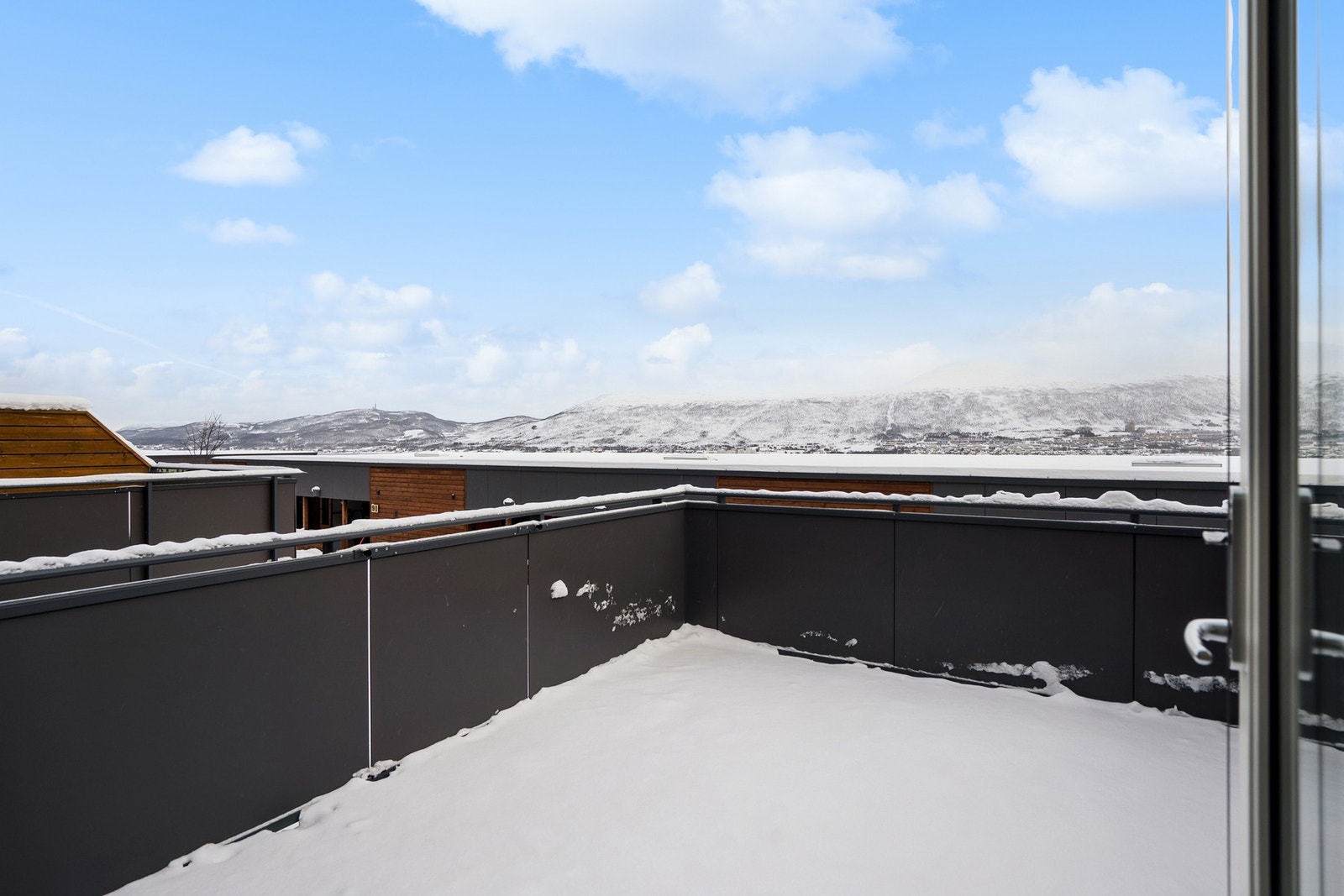Stor veranda med flott utsikt Galleribilde