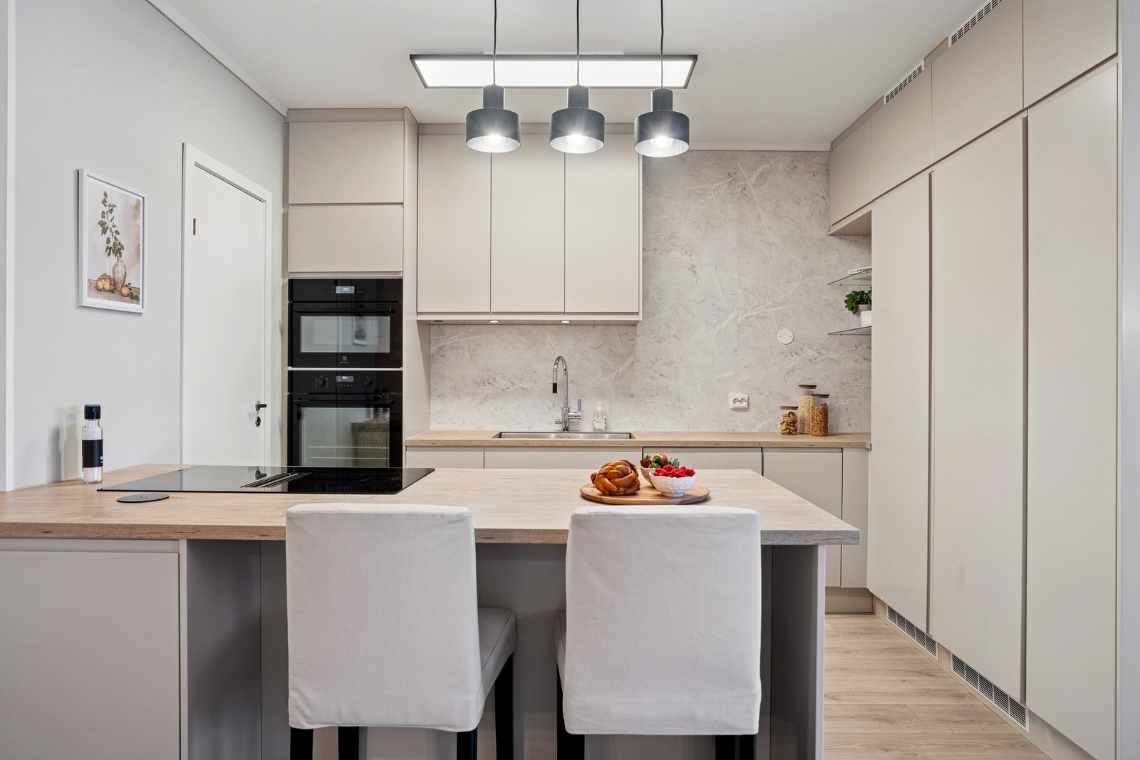 Kjøkken med koselig barløsning Galleribilde