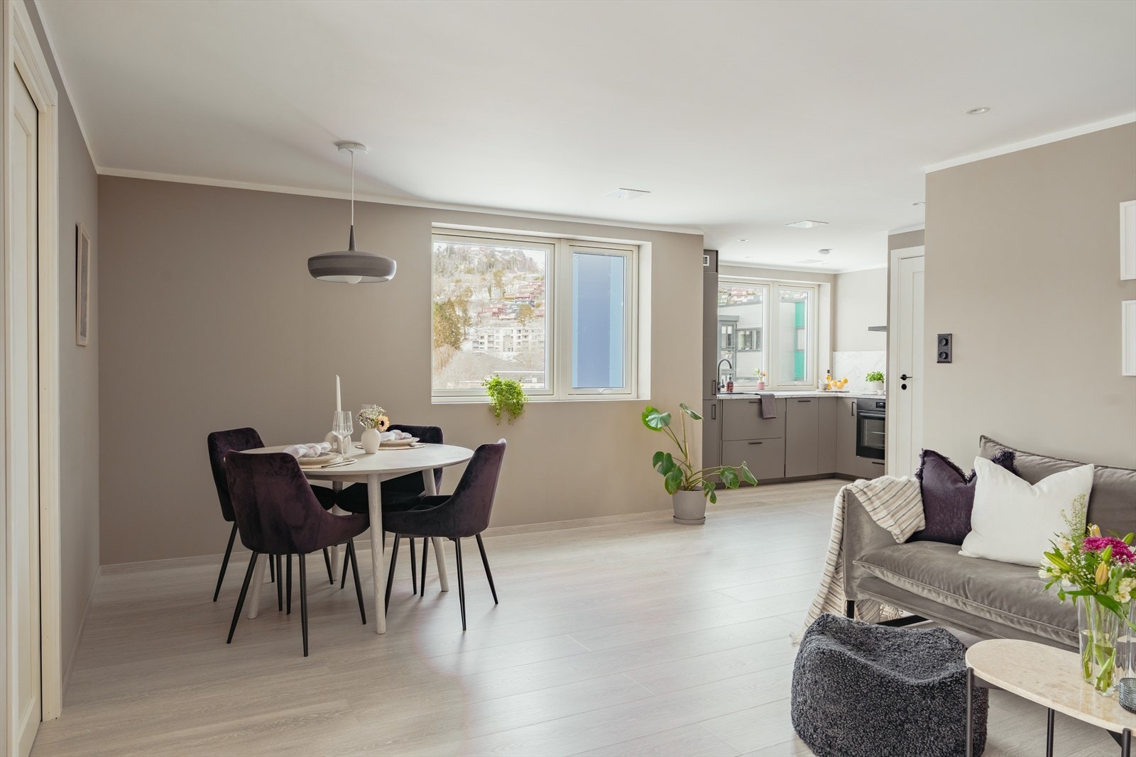 Aktiv Eiendomsmegling v/ Lars Waage har gleden av å presentere Dag Hammarskjölds vei 41! Galleribilde